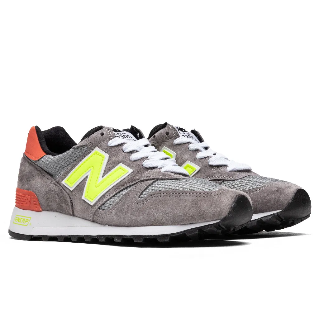 1300 - Grey/Yellow New Balance Arch Support Sneakers