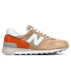 1300 - Tan/White New Balance sneakers with arch support