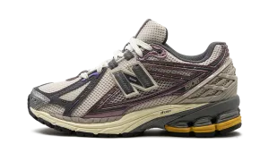 1906R "LICORICE" New Balance Men's sneakers