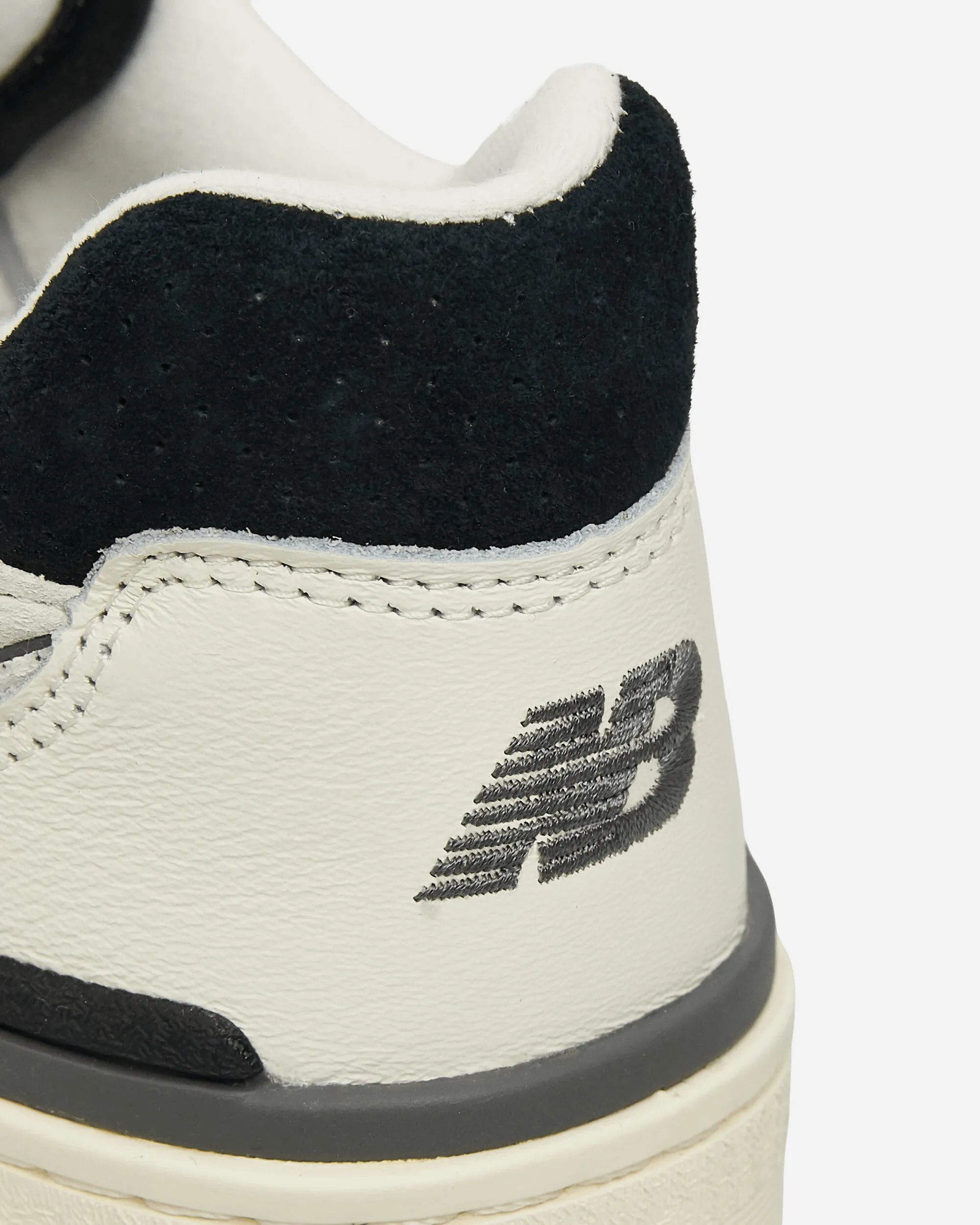 550 Sneakers Sea Salt / Black Supportive Runners