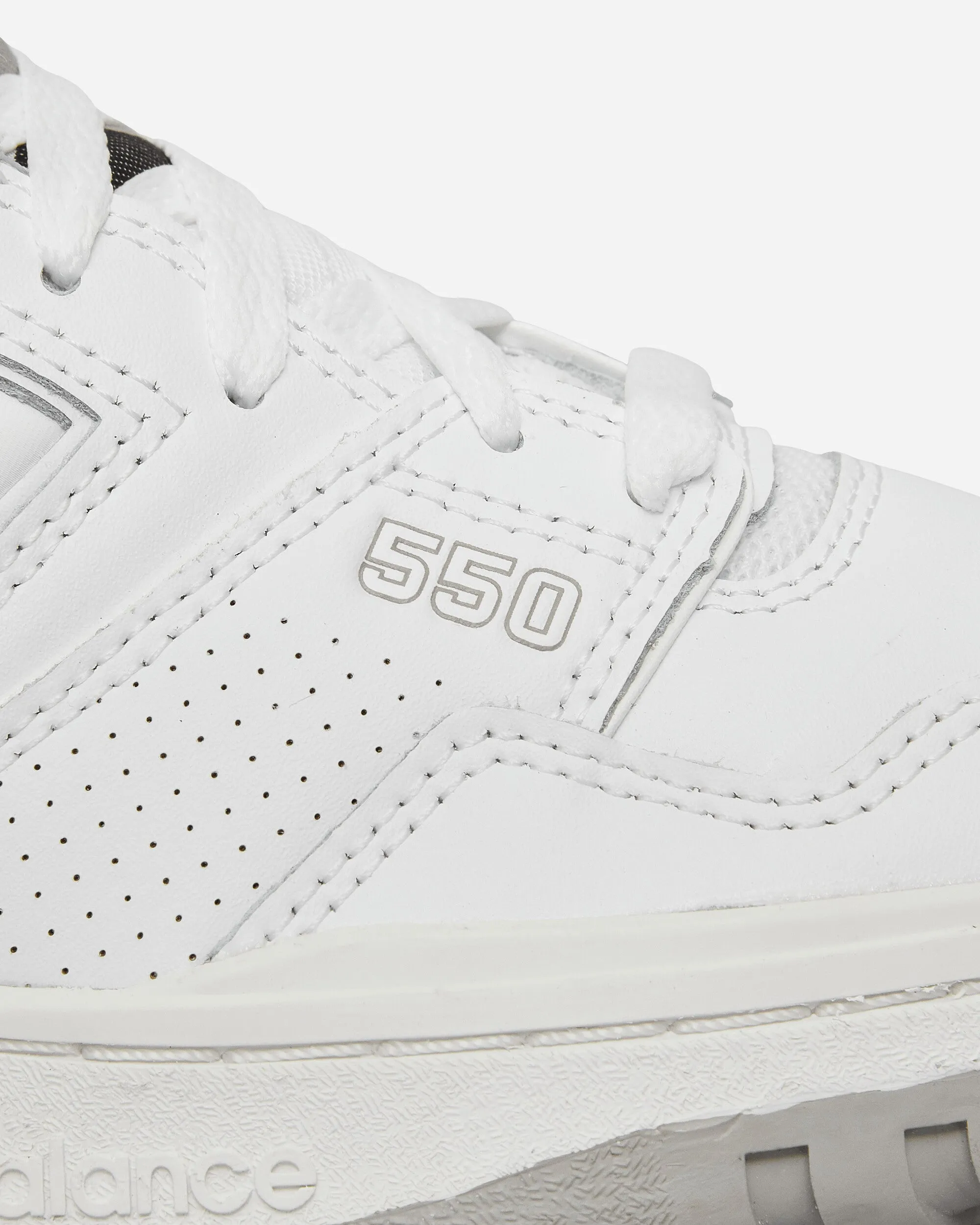 550 Sneakers White Supportive Runners