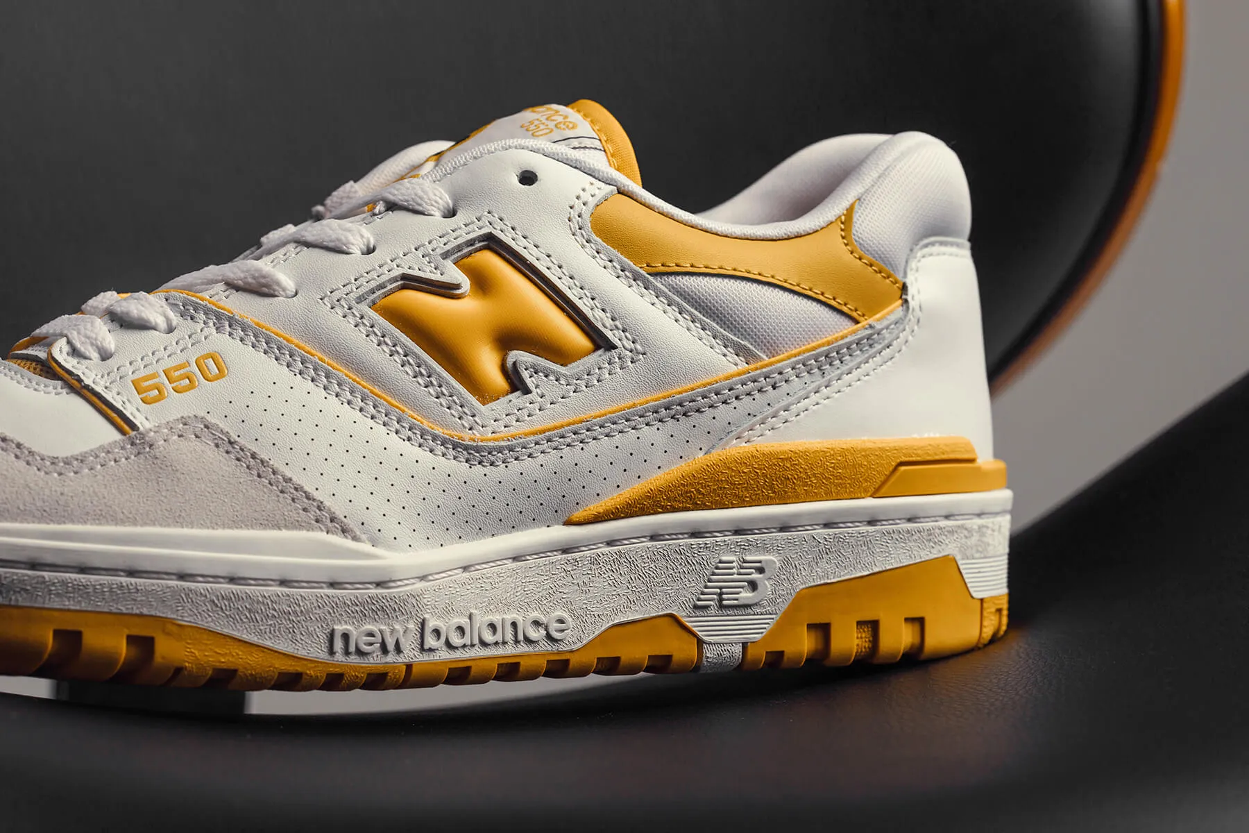 550 - White/Yellow New Balance Arch Support Sneakers