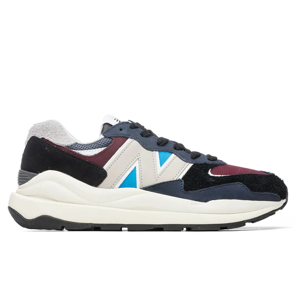 57/40 - Navy/Burgundy New Balance sneakers with arch support