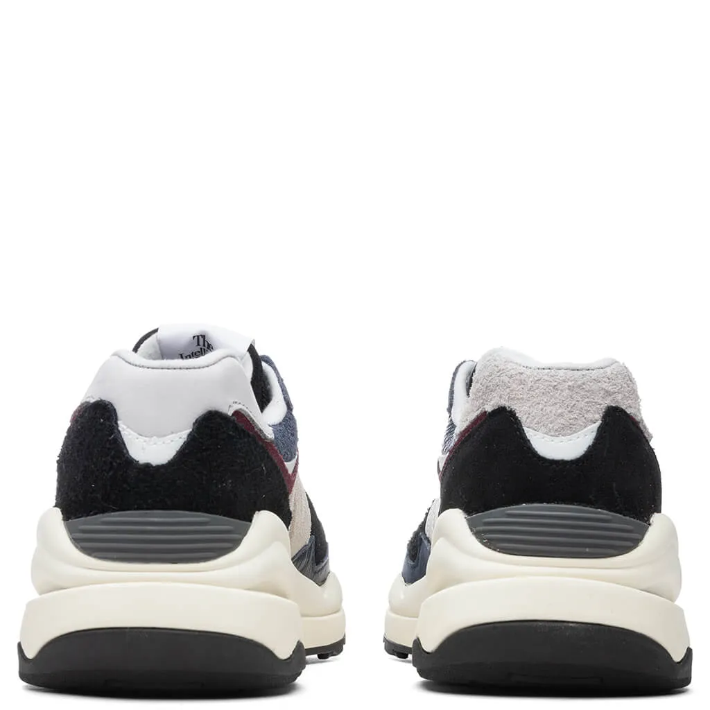 57/40 - Navy/Burgundy New Balance Arch Support Sneakers