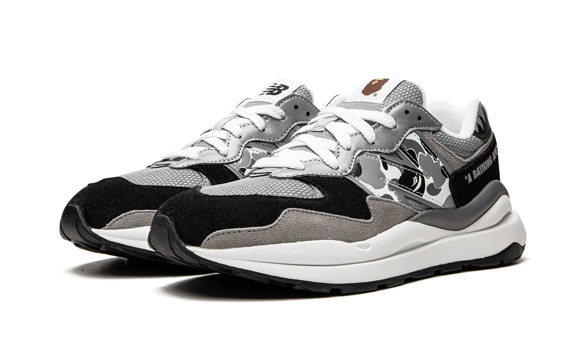 57/40 "Bape x New Balance" new balance mesh athletic shoes