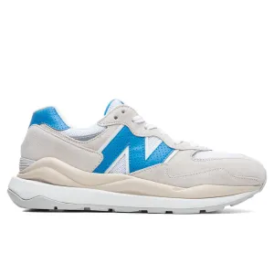 57/40 - Sea Salt/Helium New Balance sneakers with arch support