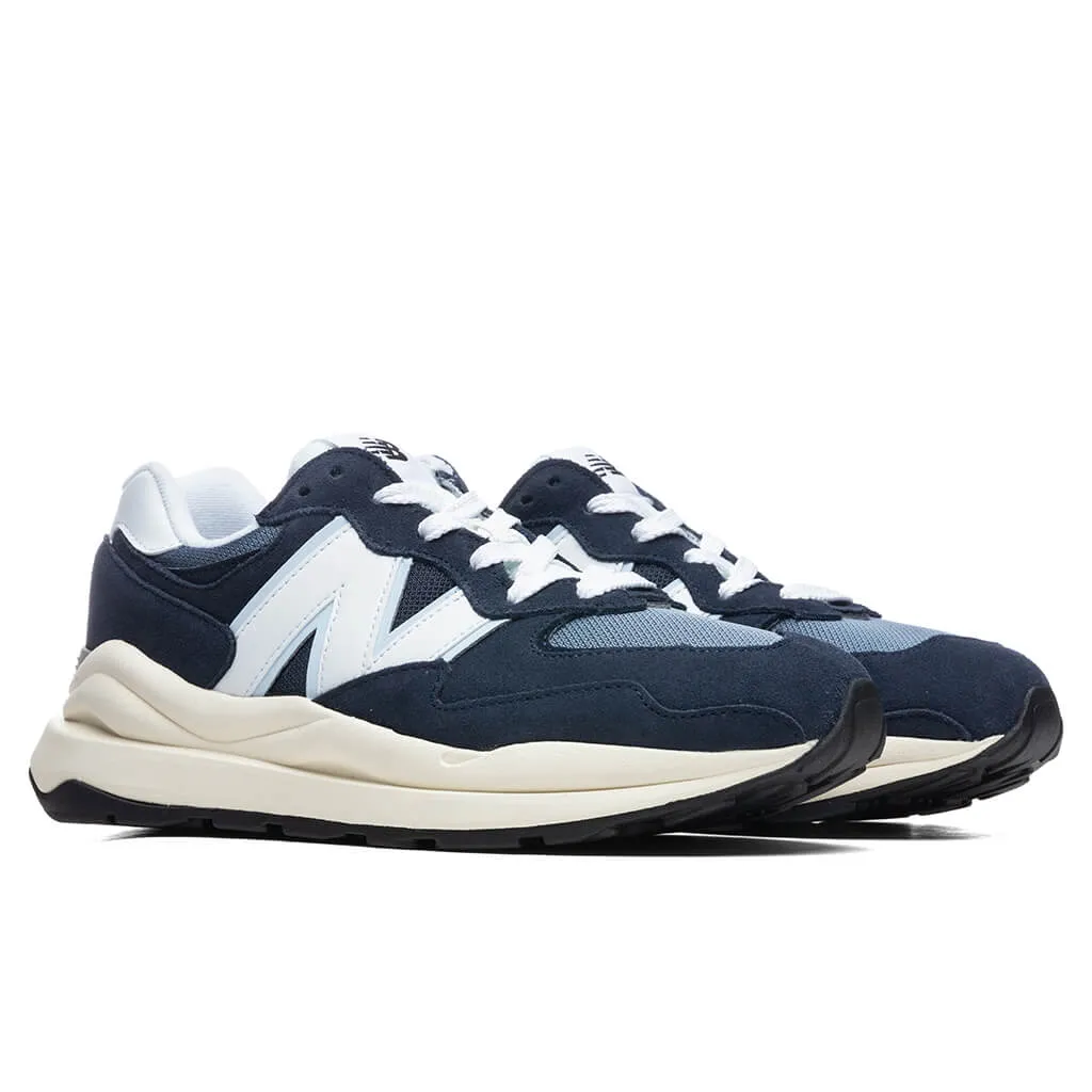 57/40 - Team Navy New Balance Arch Support Sneakers