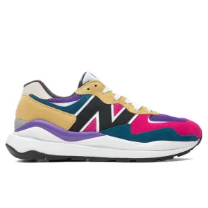 57/40 - Varsity Green/Team Gold New Balance sneakers with arch support