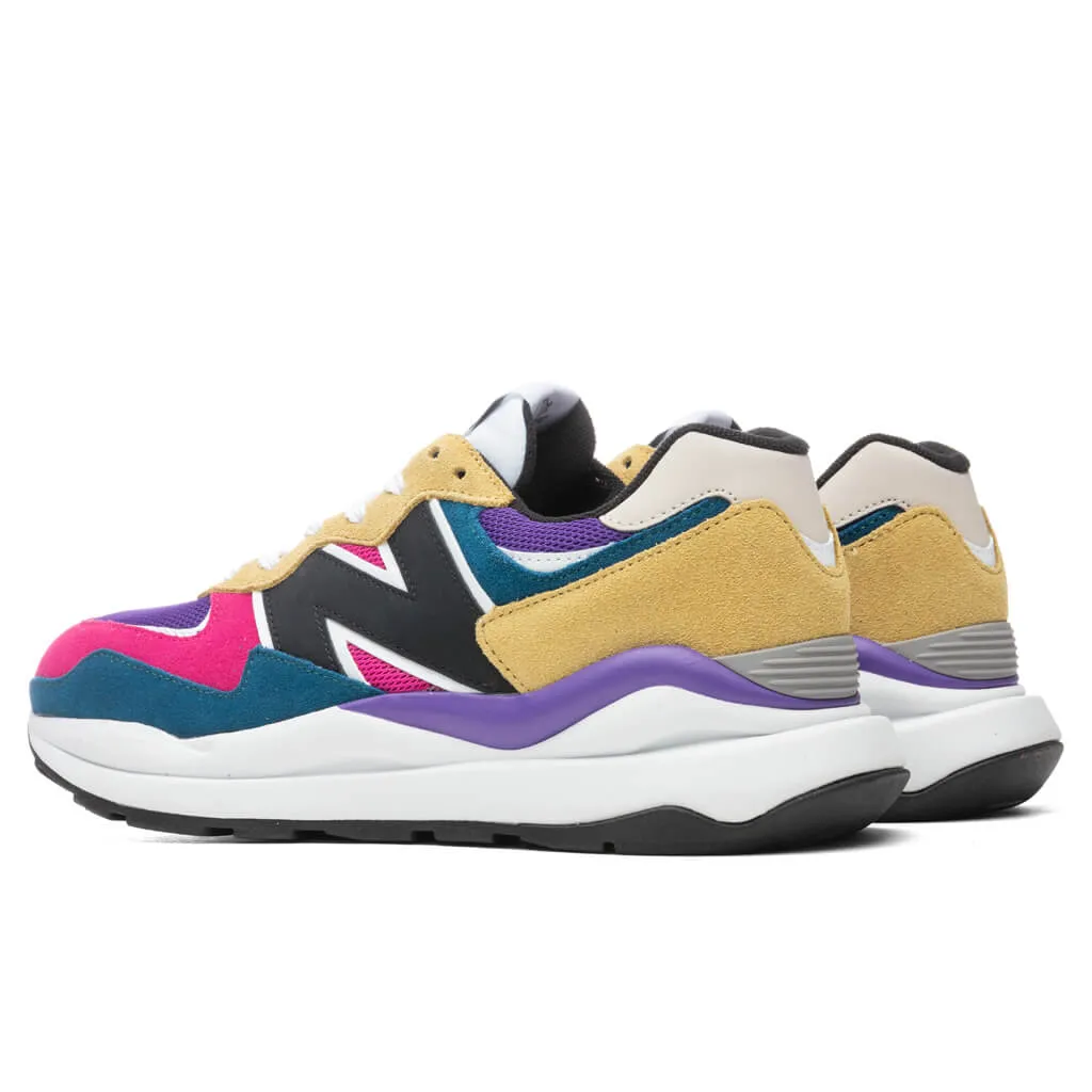 57/40 - Varsity Green/Team Gold New Balance Arch Support Sneakers