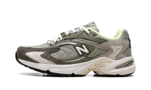 725v1 "Olivine Dark Moss" New Balance Men's sneakers
