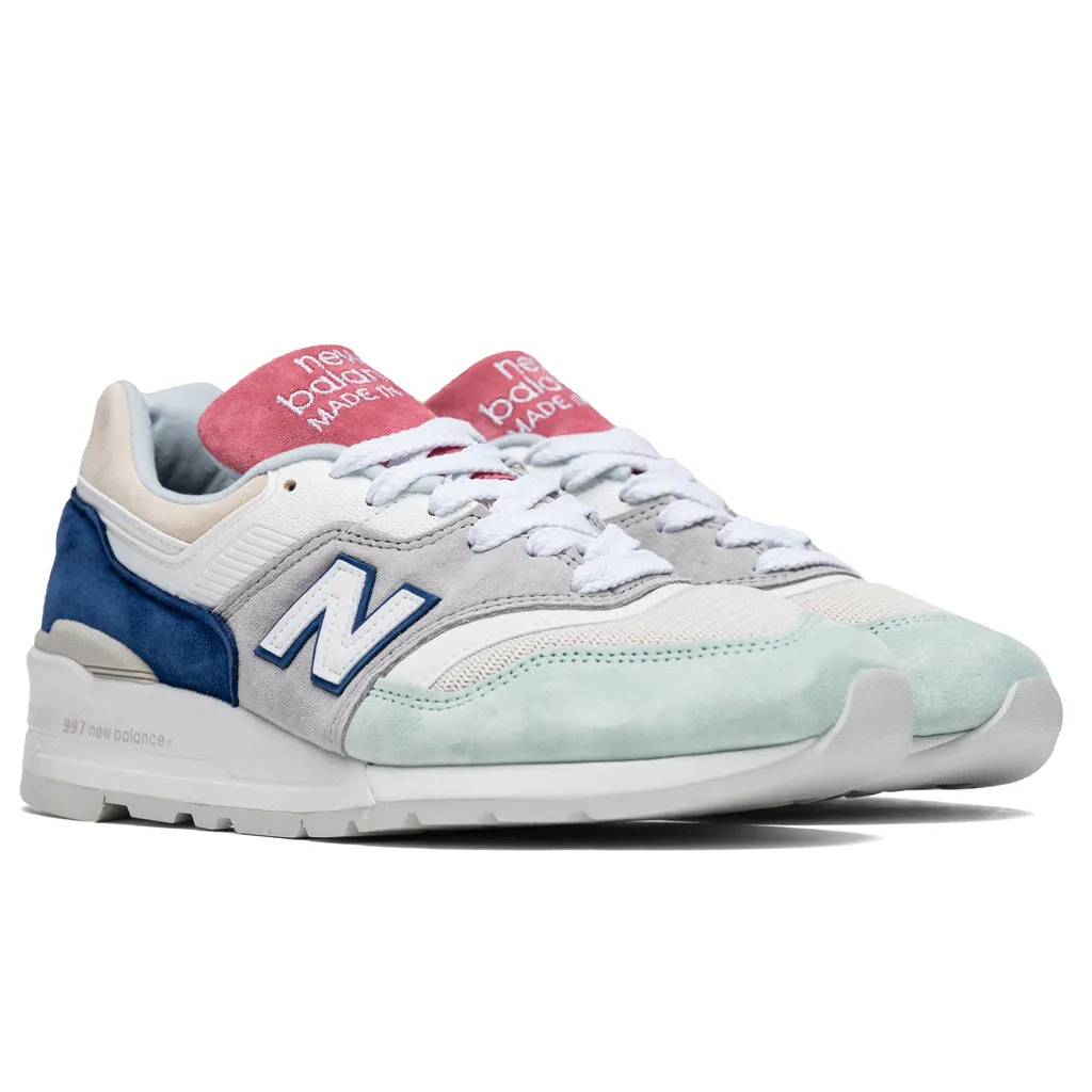 997 - Grey/Green New Balance Arch Support Sneakers