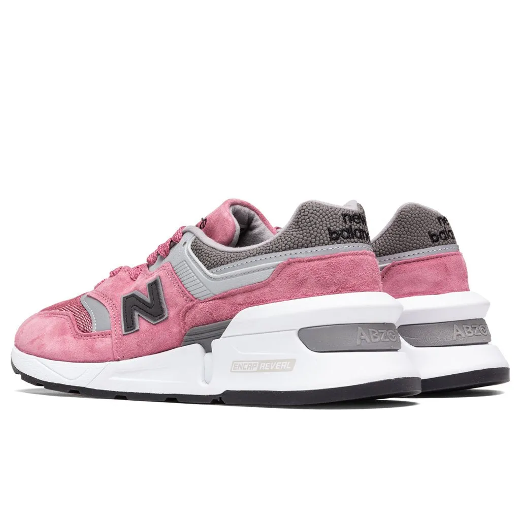 997 - Pink/Grey New Balance Arch Support Sneakers
