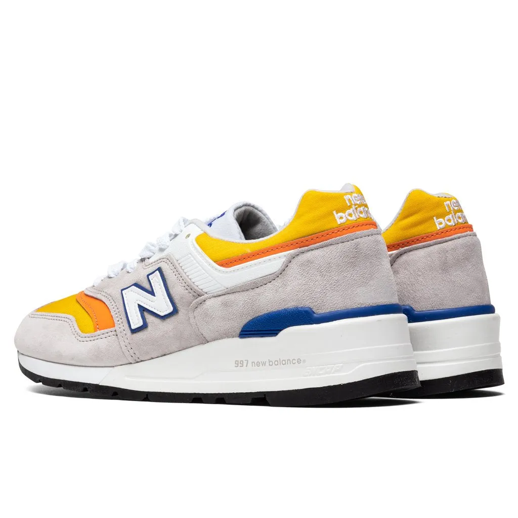 997 - White/Yellow/Orange New Balance Arch Support Sneakers