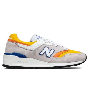 997 - White/Yellow/Orange New Balance sneakers with arch support