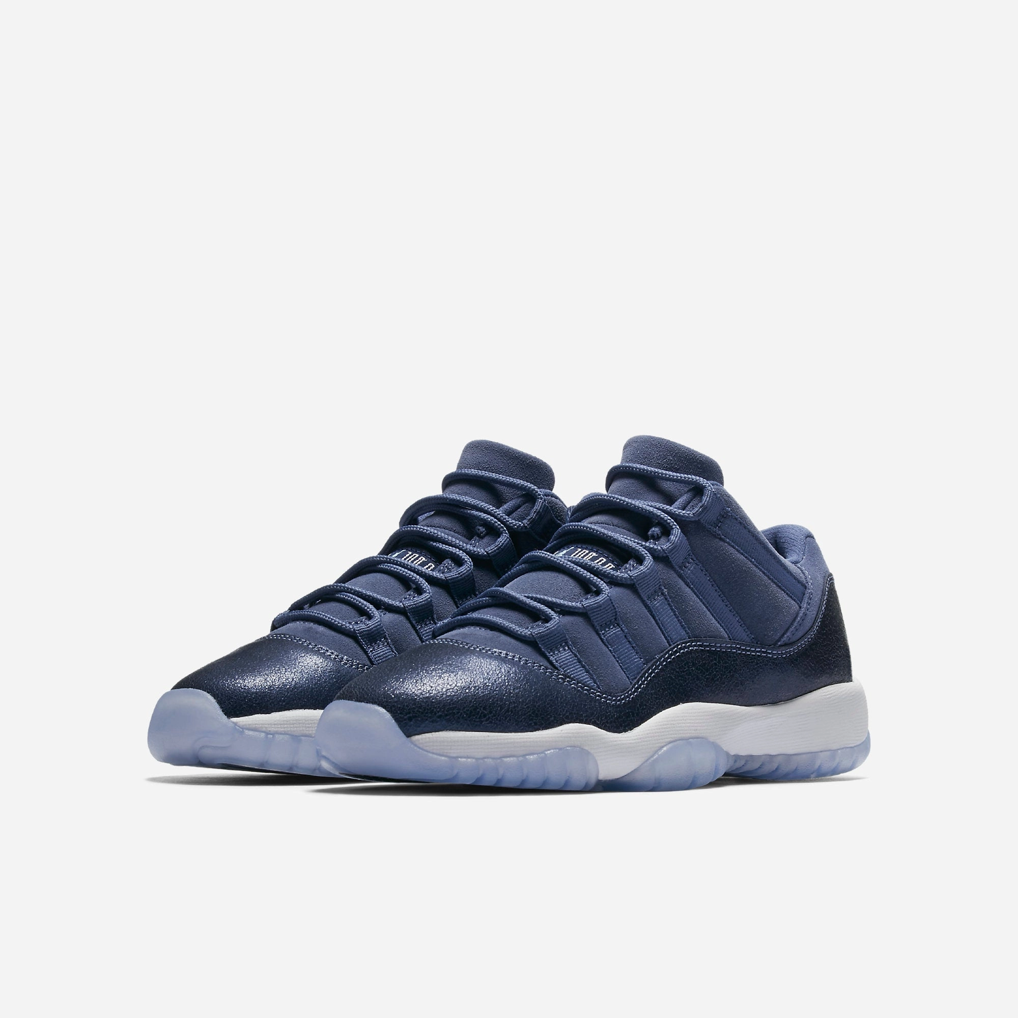 (GS) Air Jordan 11 Retro Low 'Blue Moon' (2017) 580521-408 Air Jordan 11 Patent Basketball Shoes