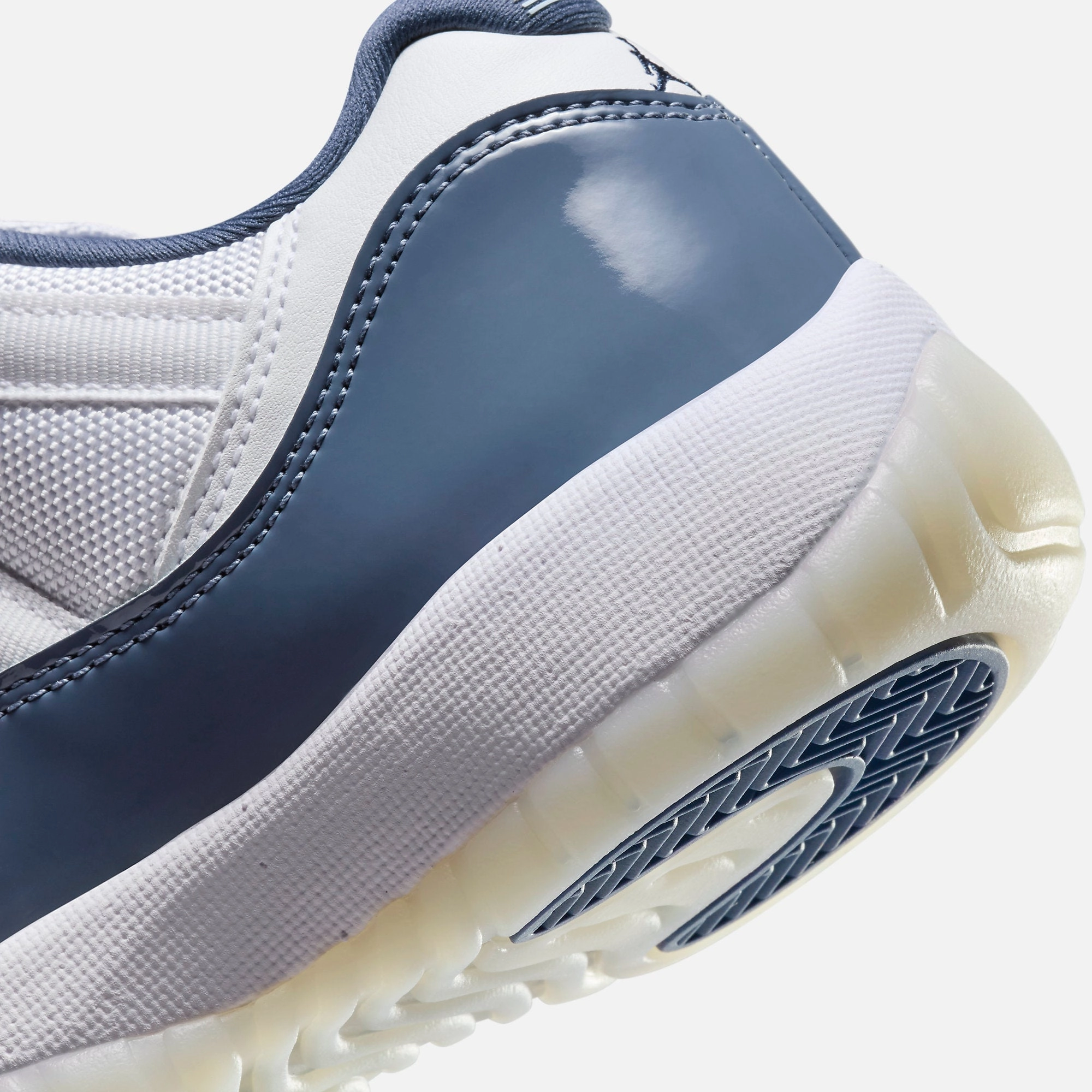 (GS) Air Jordan 11 Retro Low 'Diffused Blue / Midnight Navy' (2024) FV5121-104 Air Jordan 11 Patent Basketball Shoes
