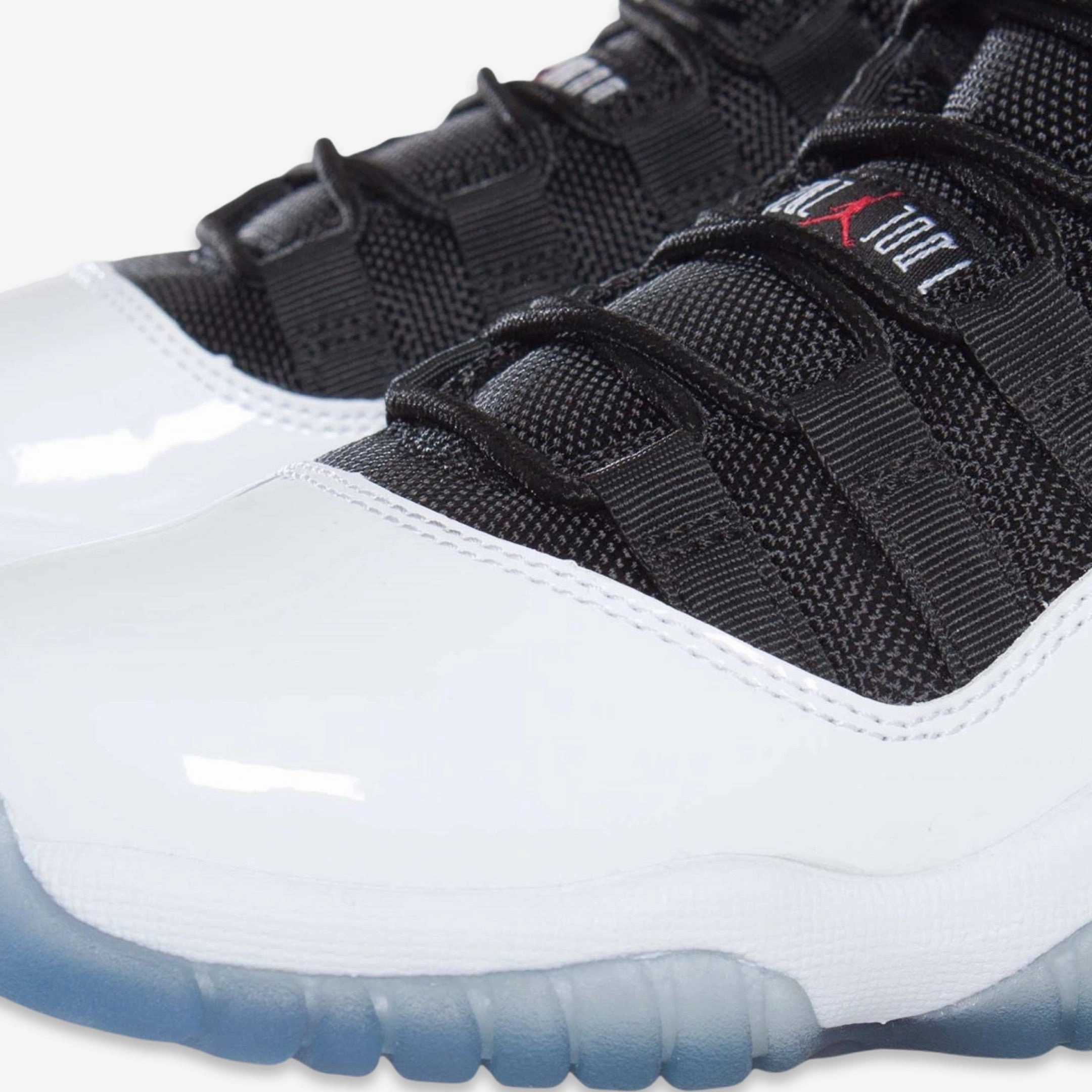 (GS) Air Jordan 11 Retro Low 'Tuxedo' (2013) 528896-110 Air Jordan 11 Patent Basketball Shoes