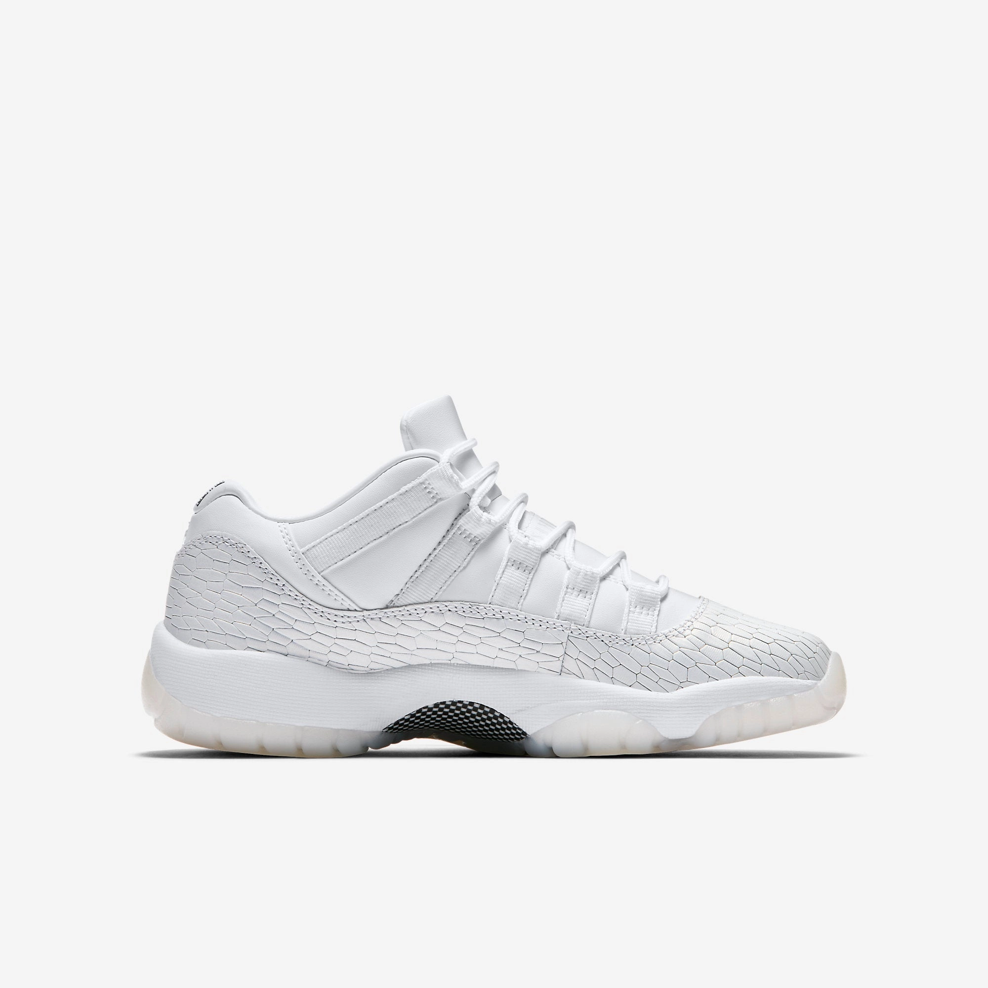 (GS) Air Jordan 11 Retro Low Premium 'Heiress Frost White Snakeskin' (2017) 897331-100 Air Jordan 11 Patent Basketball Shoes