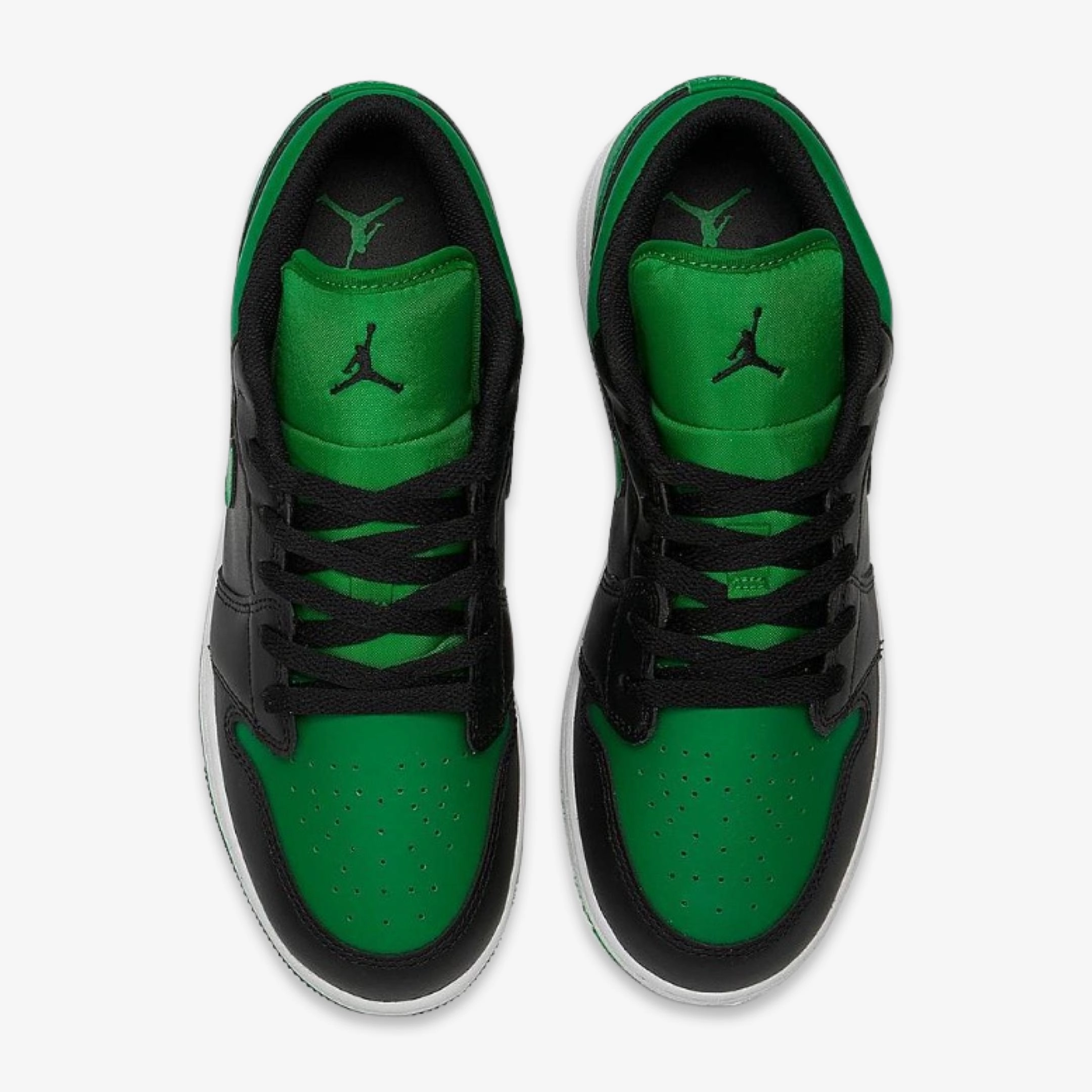 (GS) Air Jordan 1 Low 'Black / Lucky Green' (2023) 553560-065 Air Jordan 1 Timeless Heritage Shoes