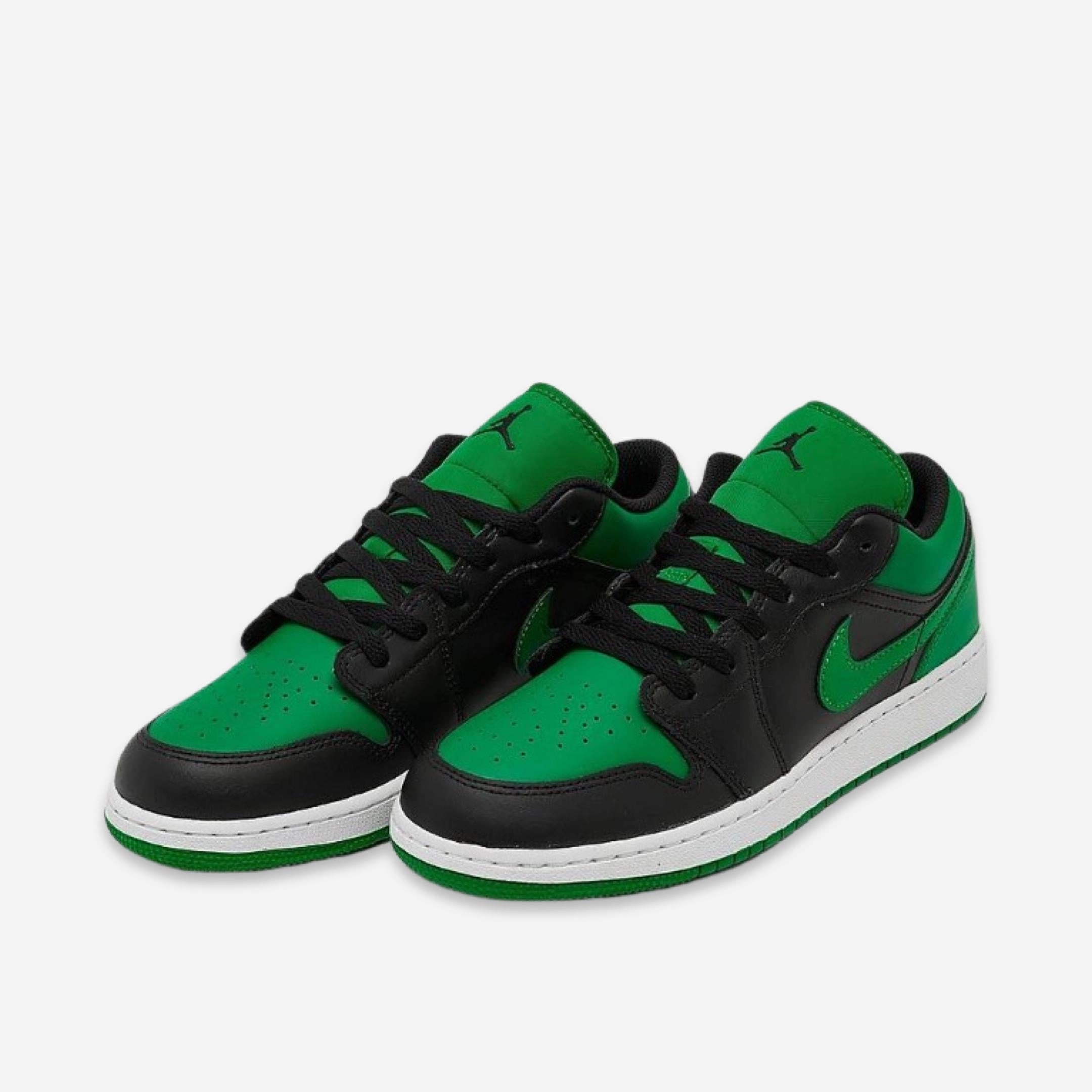 (GS) Air Jordan 1 Low 'Black / Lucky Green' (2023) 553560-065 Air Jordan 1 Timeless Heritage Shoes