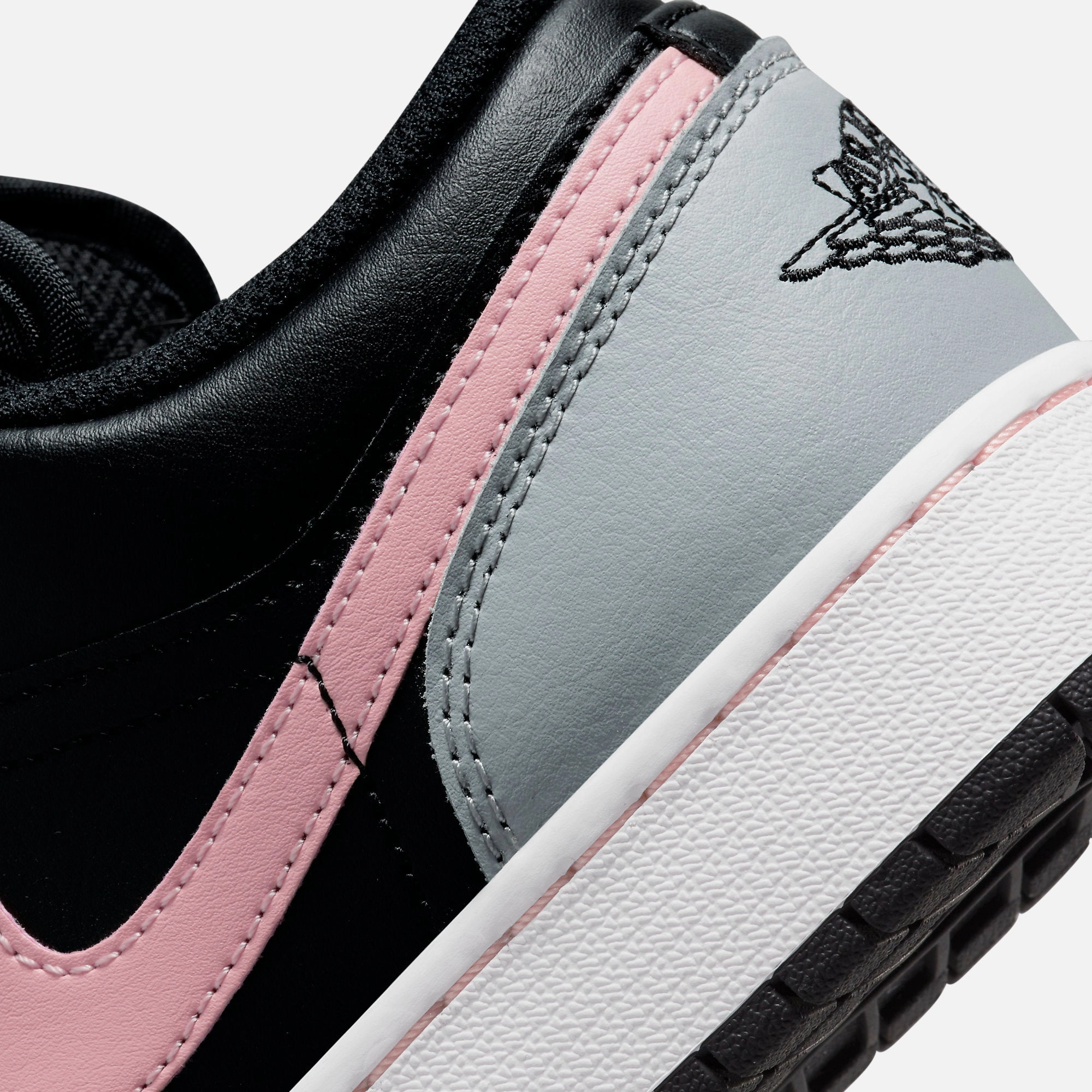 (GS) Air Jordan 1 Low 'Grey Fog' (2022) 553560-062 Air Jordan 1 Timeless Heritage Shoes