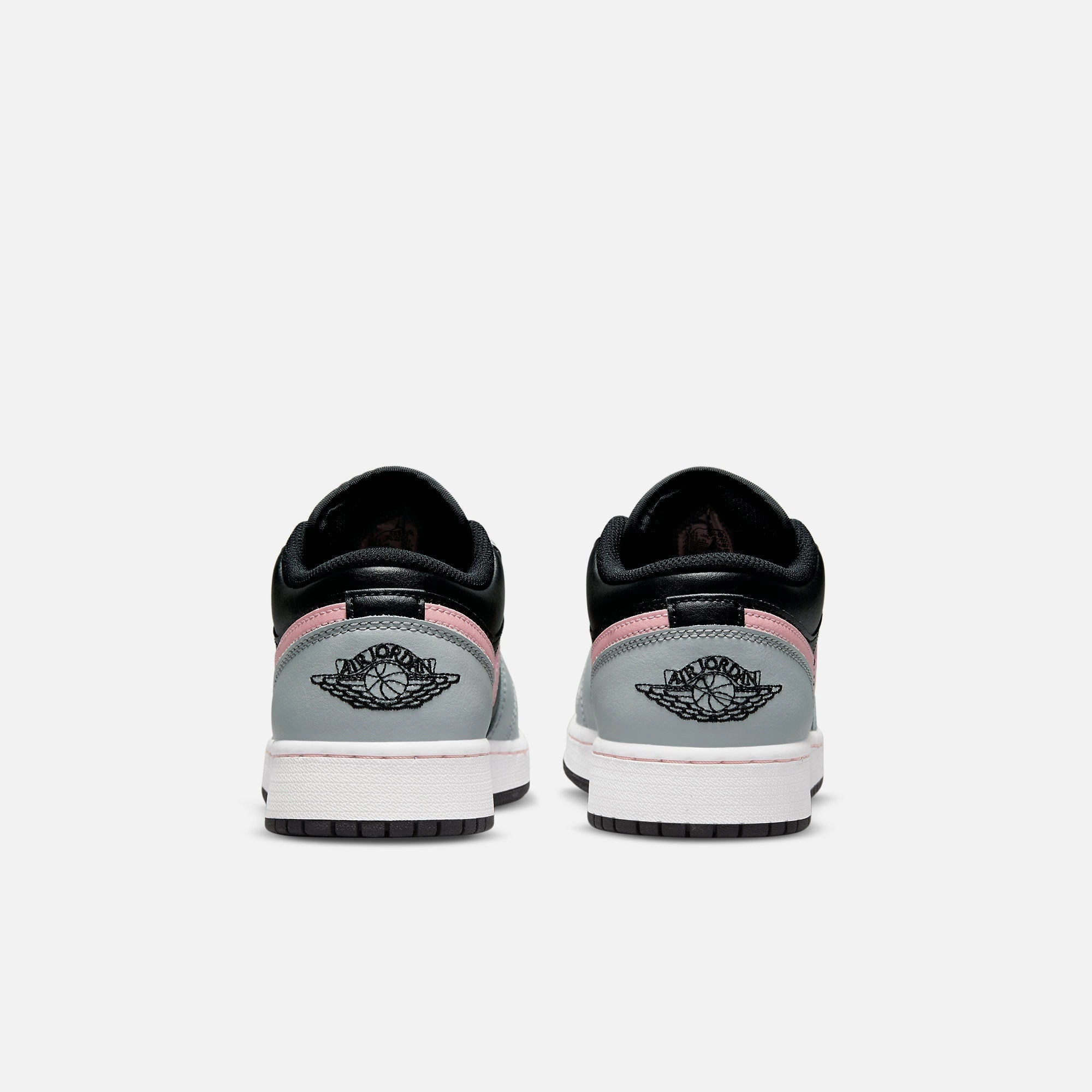 (GS) Air Jordan 1 Low 'Grey Fog' (2022) 553560-062 Air Jordan 1 Timeless Heritage Shoes