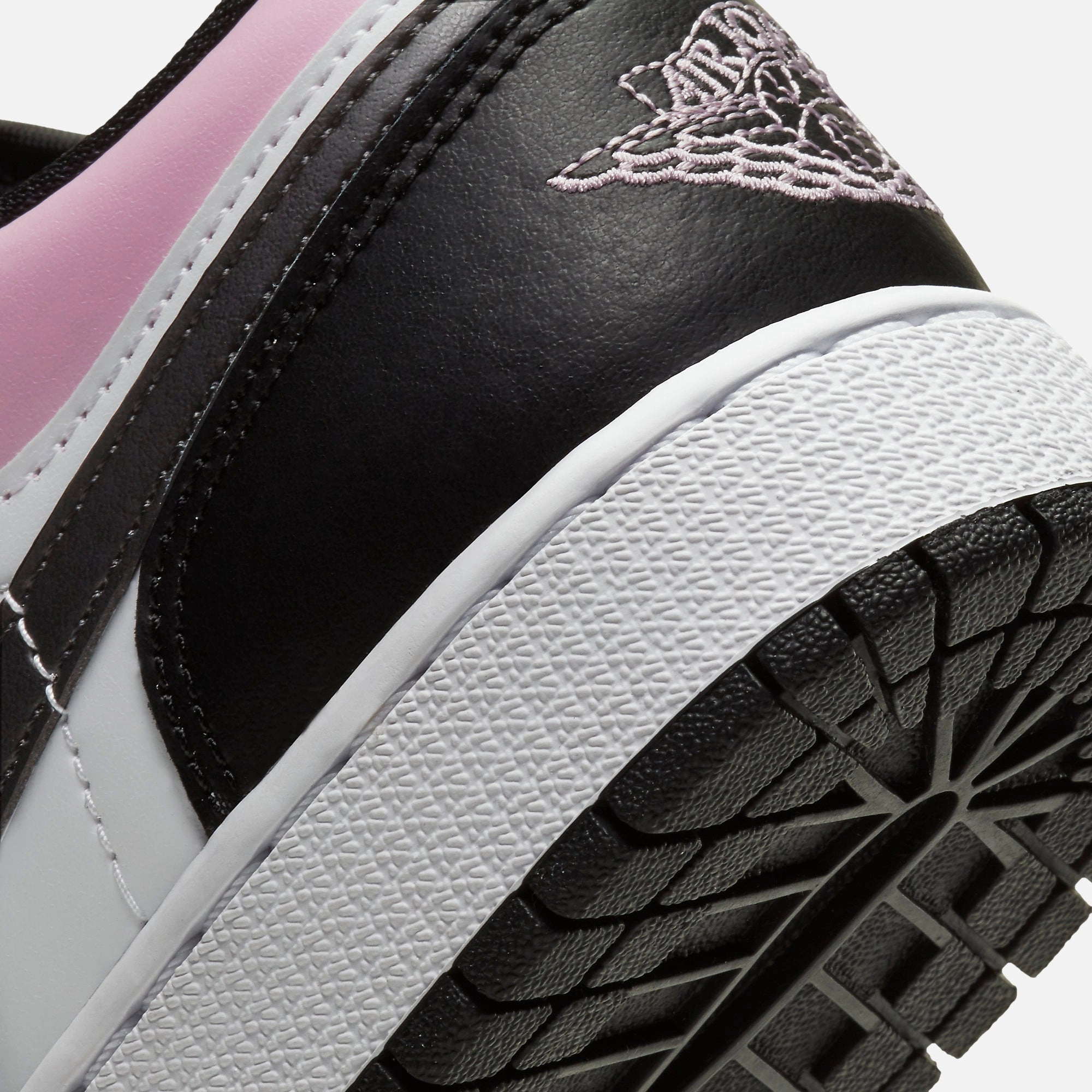 (GS) Air Jordan 1 Low 'Light Arctic Pink' (2020) 554723-601 Air Jordan 1 Signature Look Sneakers