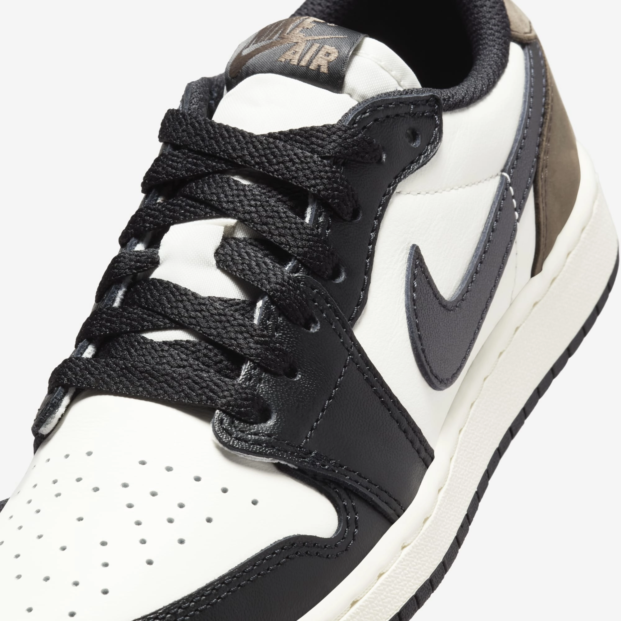 (GS) Air Jordan 1 Low OG 'Mocha / Palomino' (2024) CZ0858-102 Air Jordan 1 Original Colorway Shoes