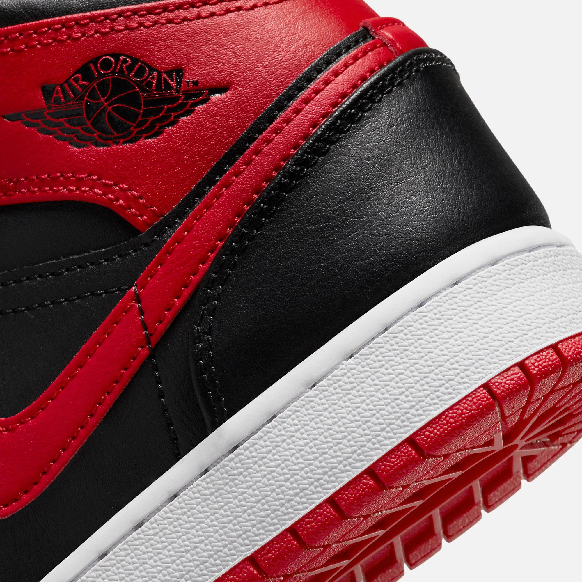 (GS) Air Jordan 1 Mid 'Alternate Bred' (2022) DQ8423-060 Air Jordan 1 Timeless Heritage Shoes