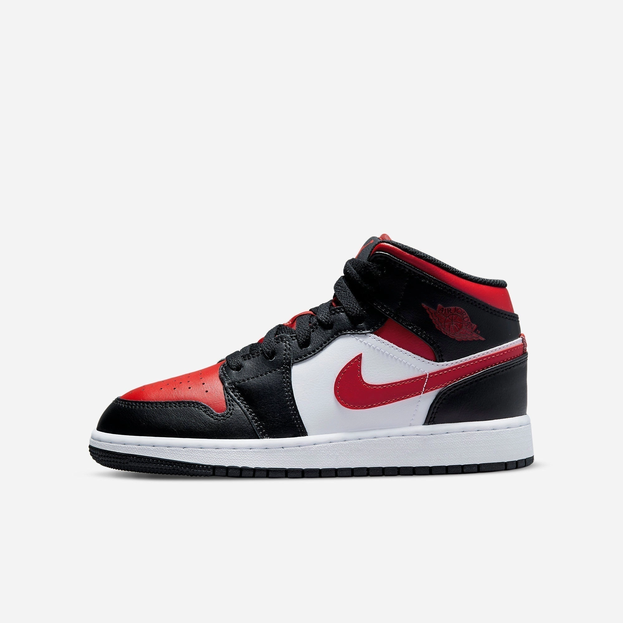 (GS) Air Jordan 1 Mid 'Alternate Bred Toe' (2022) 554725-079 Iconic Air Jordan 1 shoes with bold accents