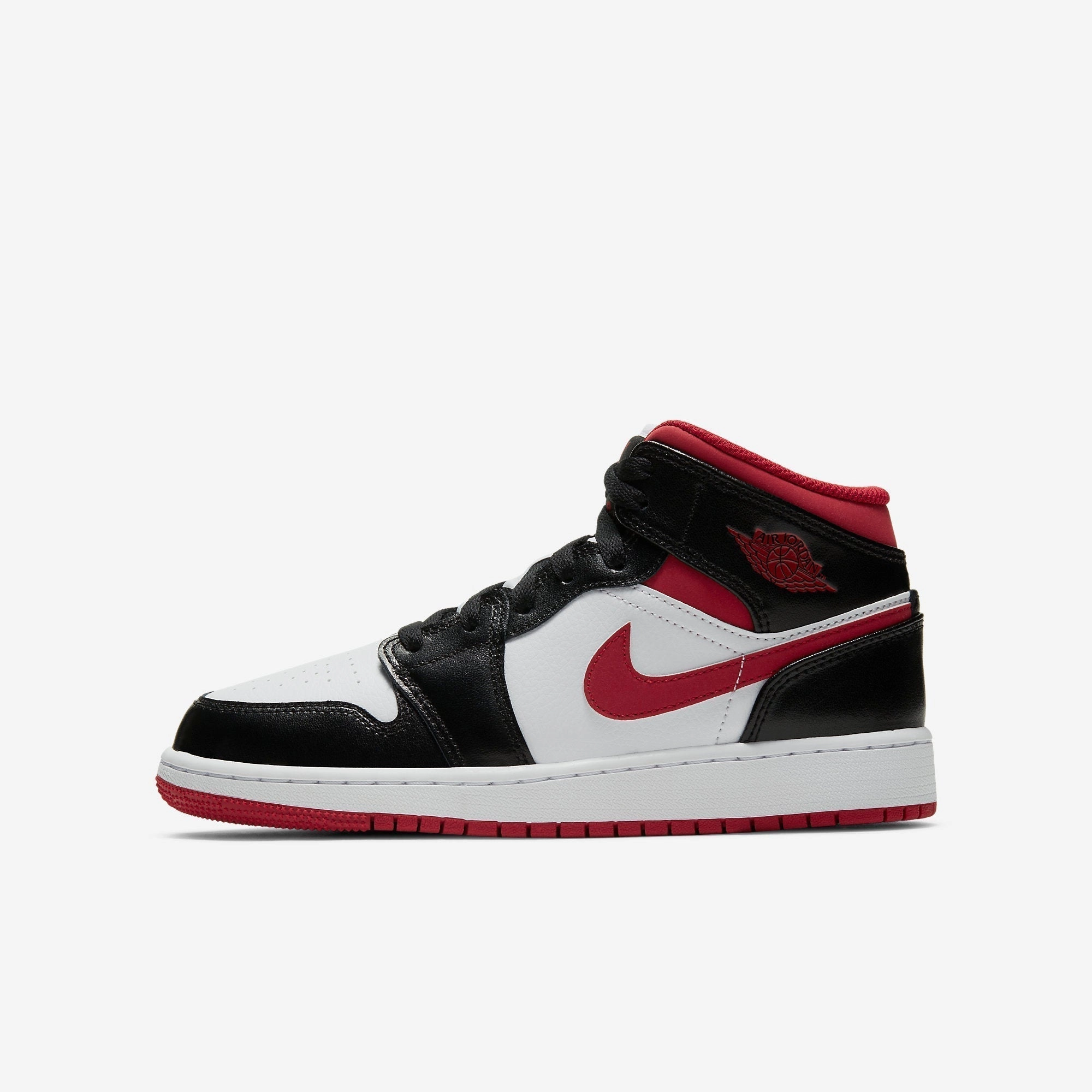 (GS) Air Jordan 1 Mid 'Gym Red' (2021) DJ4695-122 Stylish Air Jordan 1 in classic design