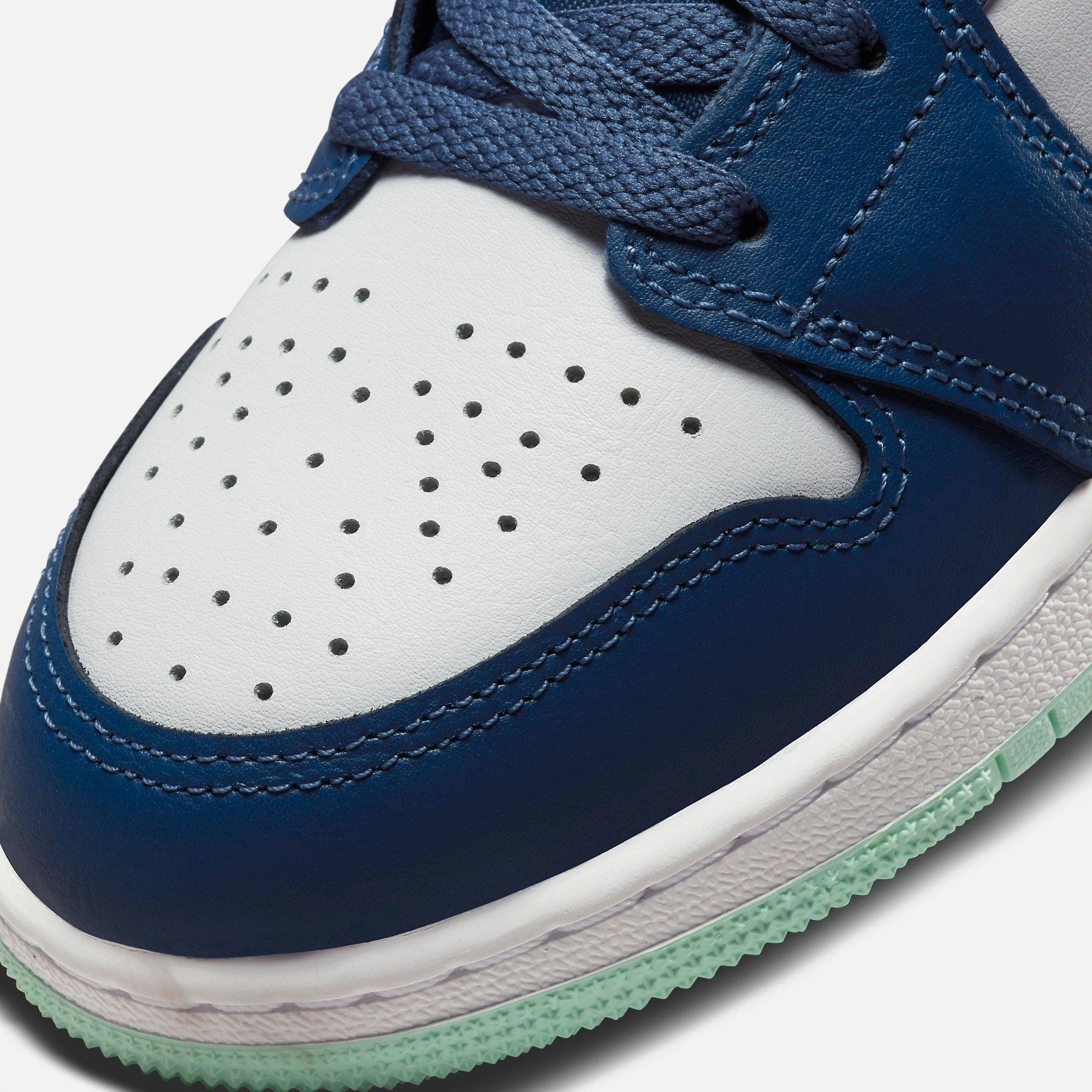 (GS) Air Jordan 1 Mid 'Mystic Navy' (2022) 554725-413 Air Jordan 1 Timeless Heritage Shoes
