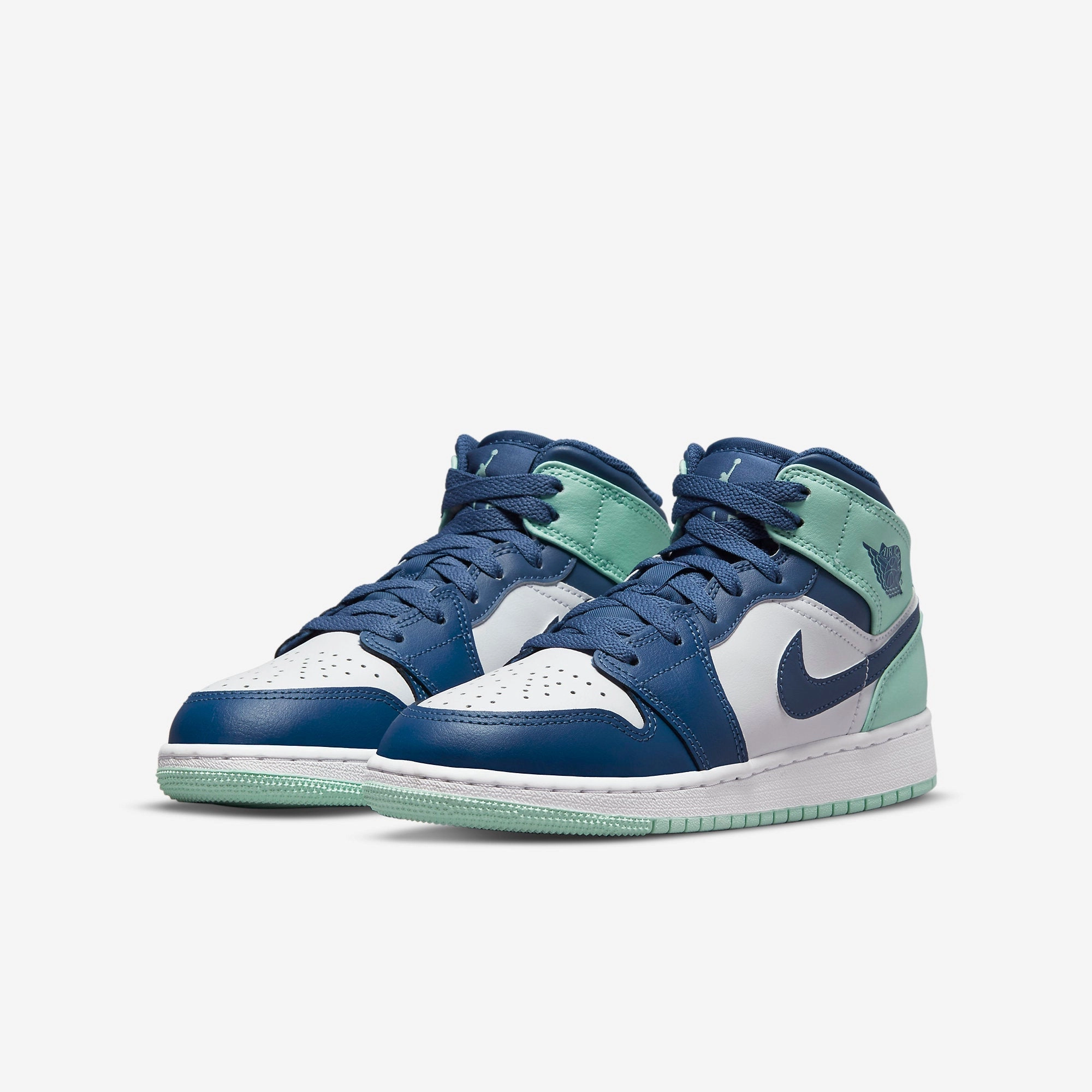 (GS) Air Jordan 1 Mid 'Mystic Navy' (2022) 554725-413 Air Jordan 1 Timeless Heritage Shoes