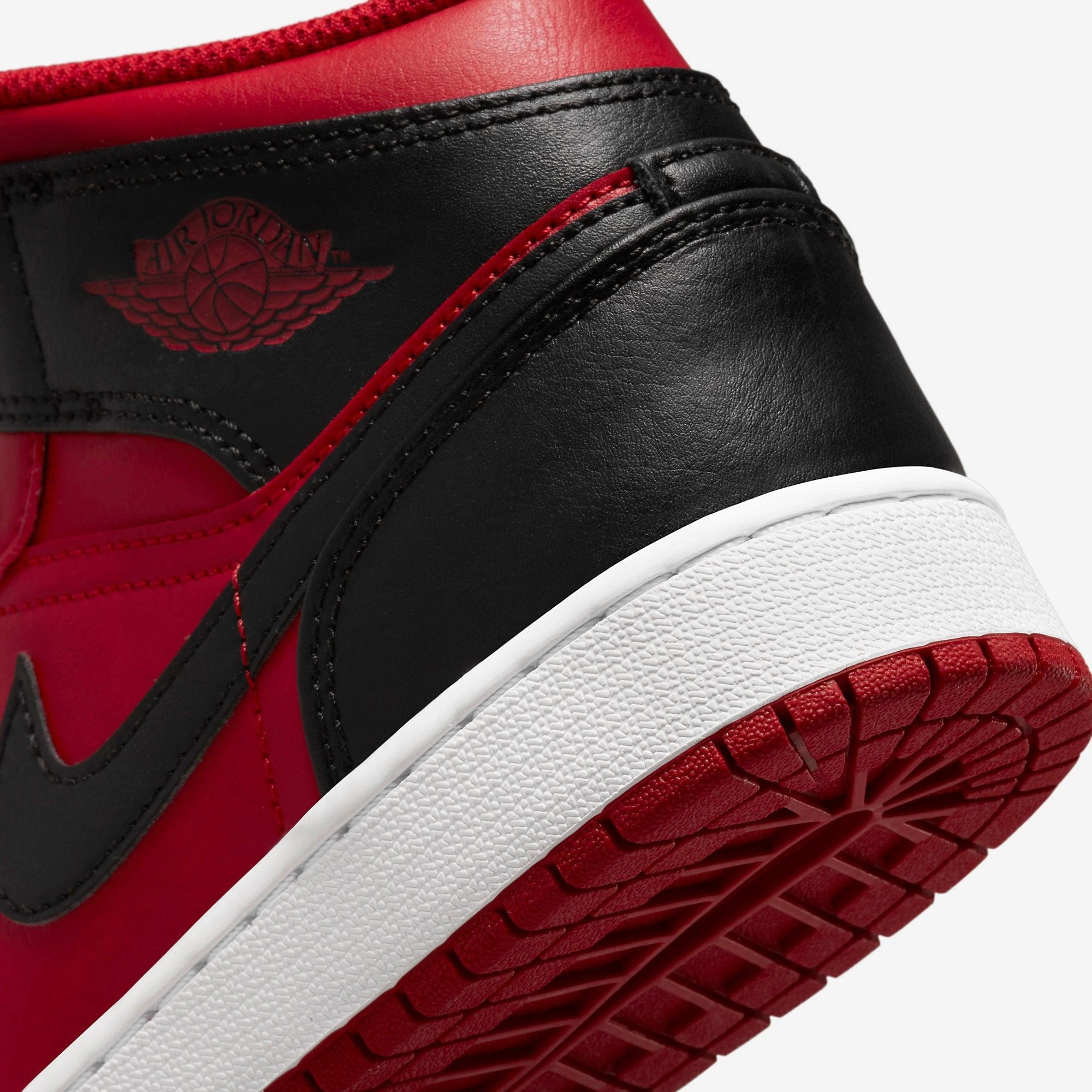 (GS) Air Jordan 1 Mid 'Reverse Bred' (2022) 554725-660 Air Jordan 1 Timeless Heritage Shoes