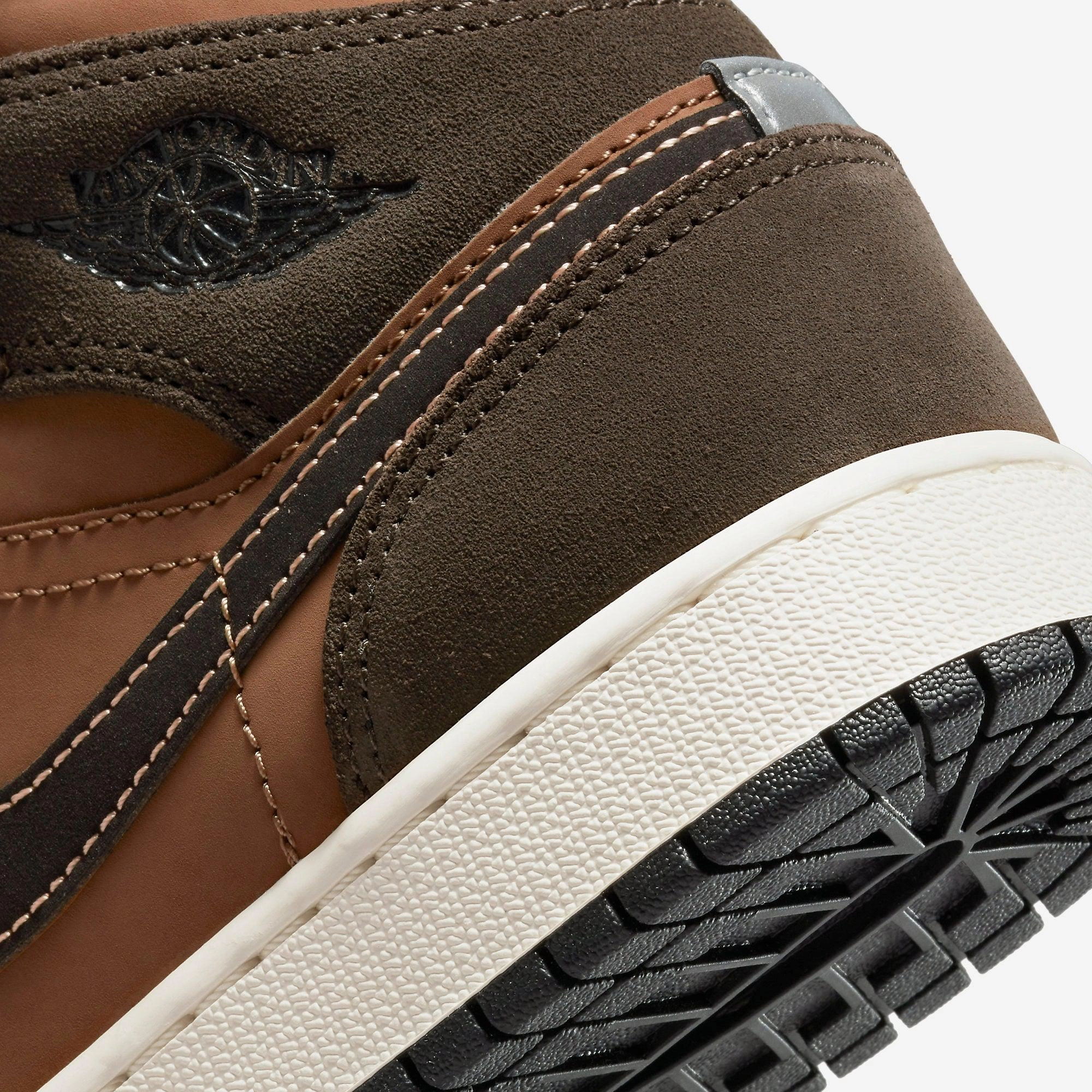 (GS) Air Jordan 1 Mid SE 'Dark Chocolate' (2021) DC7248-200 Air Jordan 1 Timeless Heritage Shoes