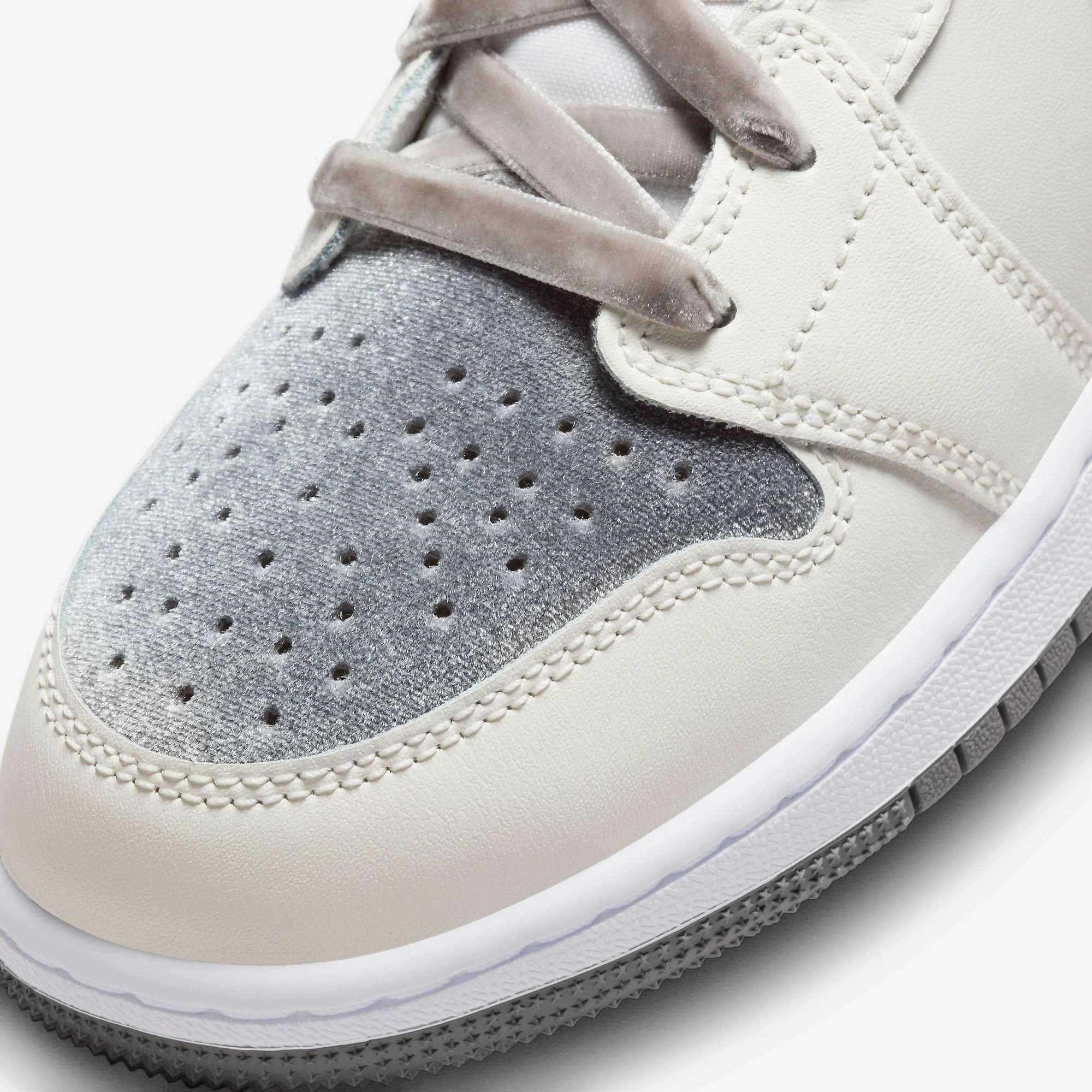(GS) Air Jordan 1 Mid SE 'Pewter Velvet Toe' (2023) FB9899-100 Air Jordan 1 Original Colorway Shoes