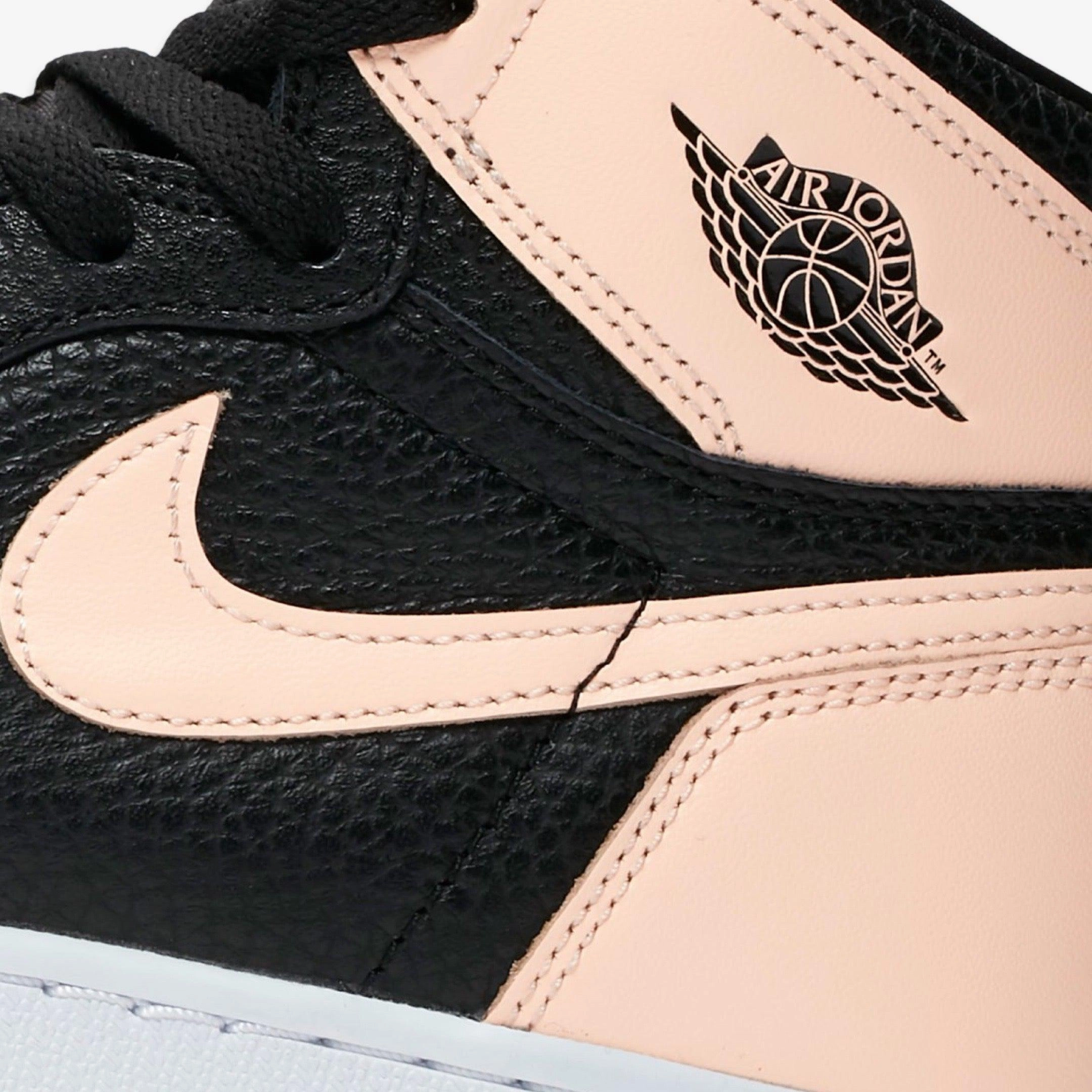 (GS) Air Jordan 1 Retro High OG 'Crimson Tint' (2019) 575441-081 Air Jordan 1 Retro Court Sneakers