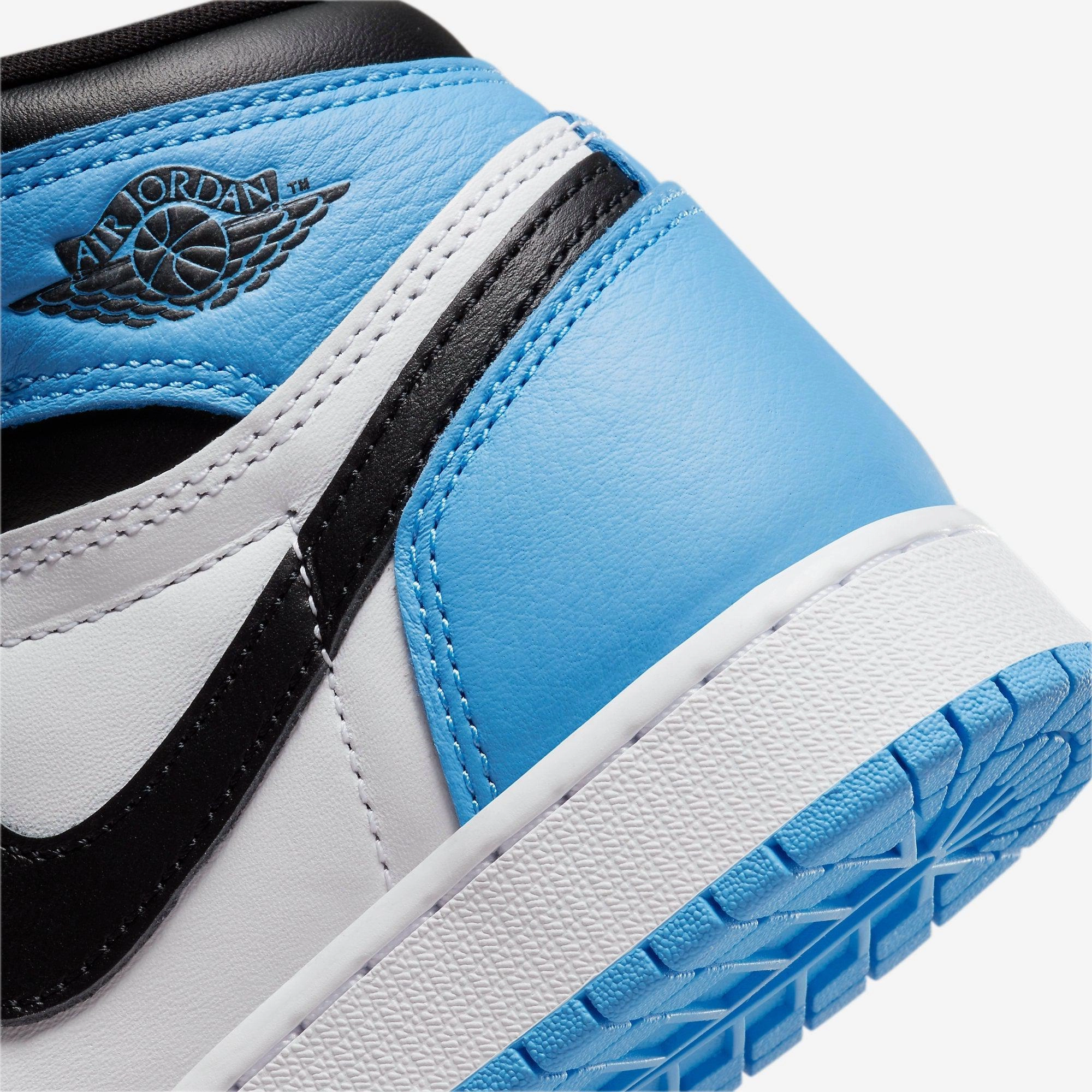 (GS) Air Jordan 1 Retro High OG 'UNC / University Blue Toe' (2023) FD1437-400 Air Jordan 1 Original Colorway Shoes