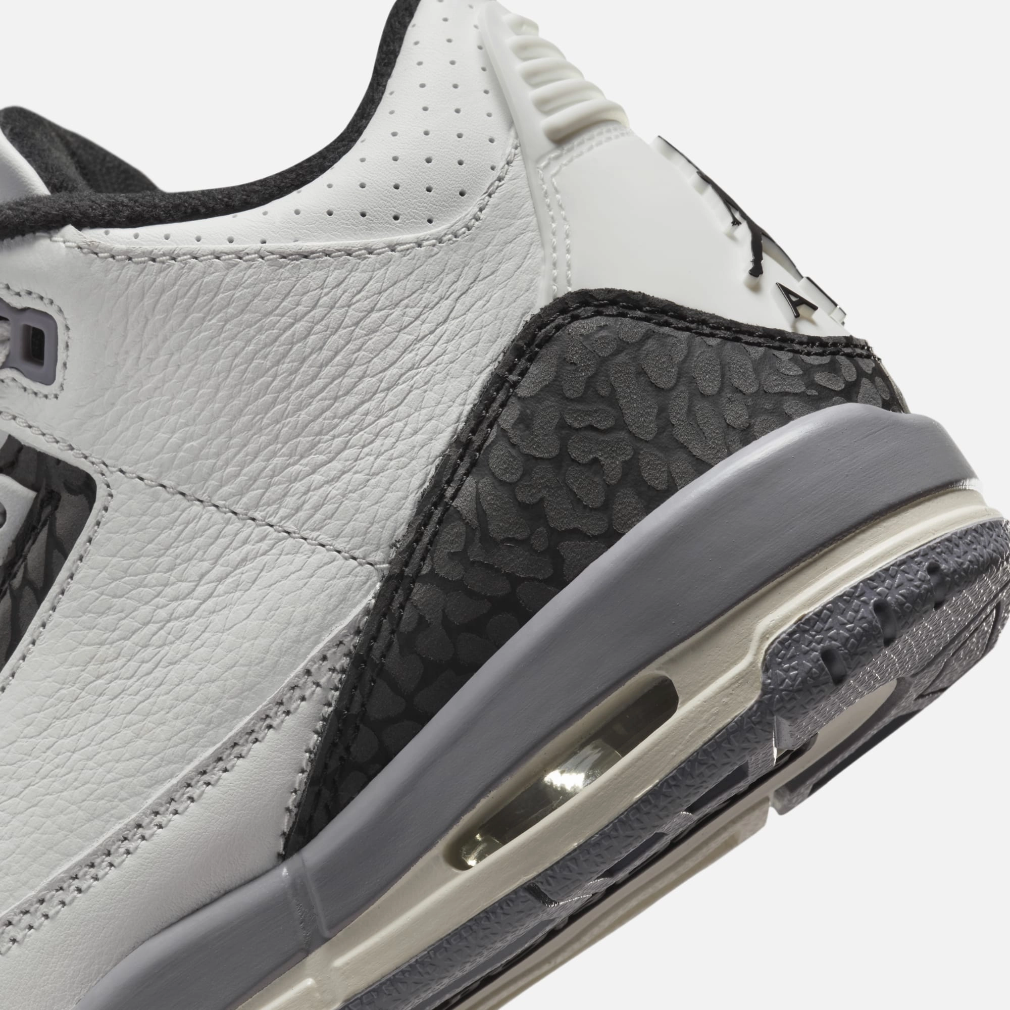 (GS) Air Jordan 3 Retro 'Cement Grey' (2024) DM0967-106 Air Jordan 3 Retro Throwback Sneakers