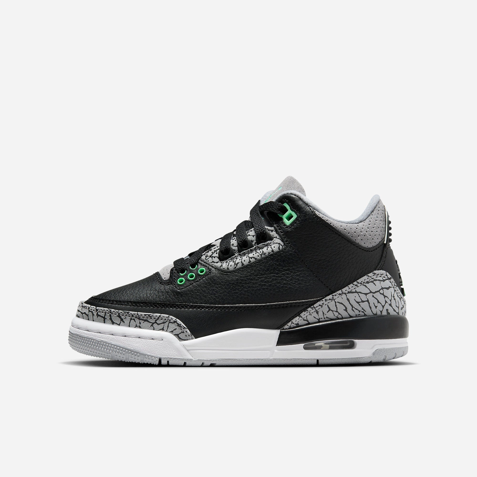 (GS) Air Jordan 3 Retro 'Green Glow' (2024) DM0967-031 Air Jordan 3 retro sneakers with throwback vibe