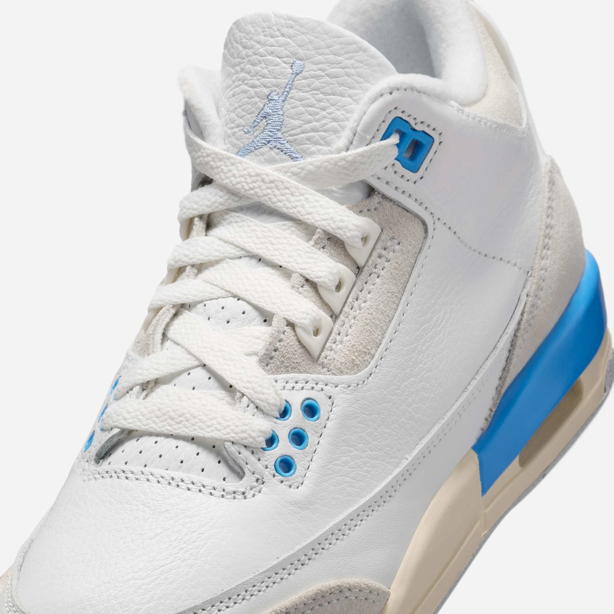 (GS) Air Jordan 3 Retro 'Lucky Shorts / Hydrogen Blue' (2025) DM0967-101 Air Jordan 3 Retro Throwback Sneakers