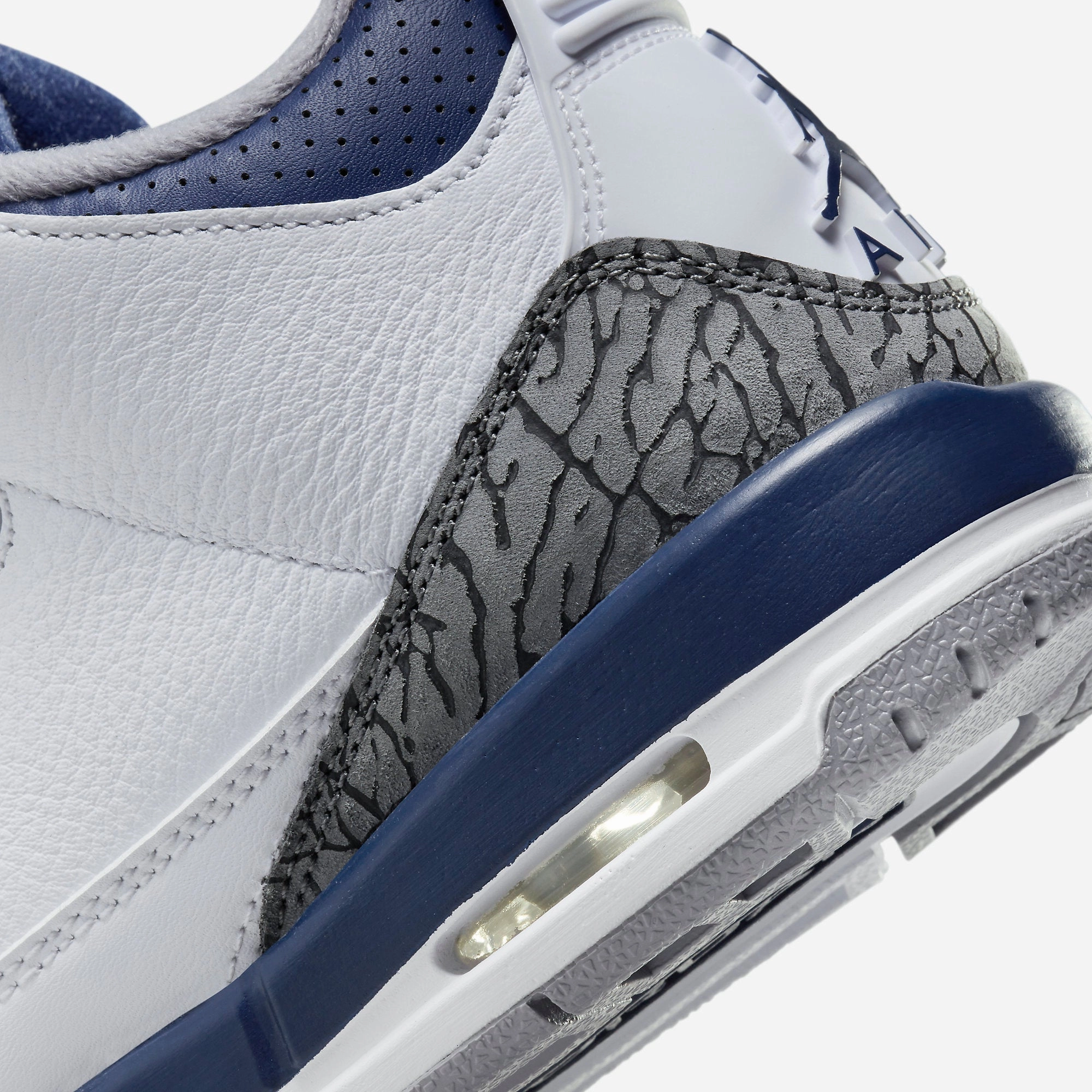 (GS) Air Jordan 3 Retro 'Midnight Navy' (2023) DM0967-140 Air Jordan 3 Retro Throwback Sneakers