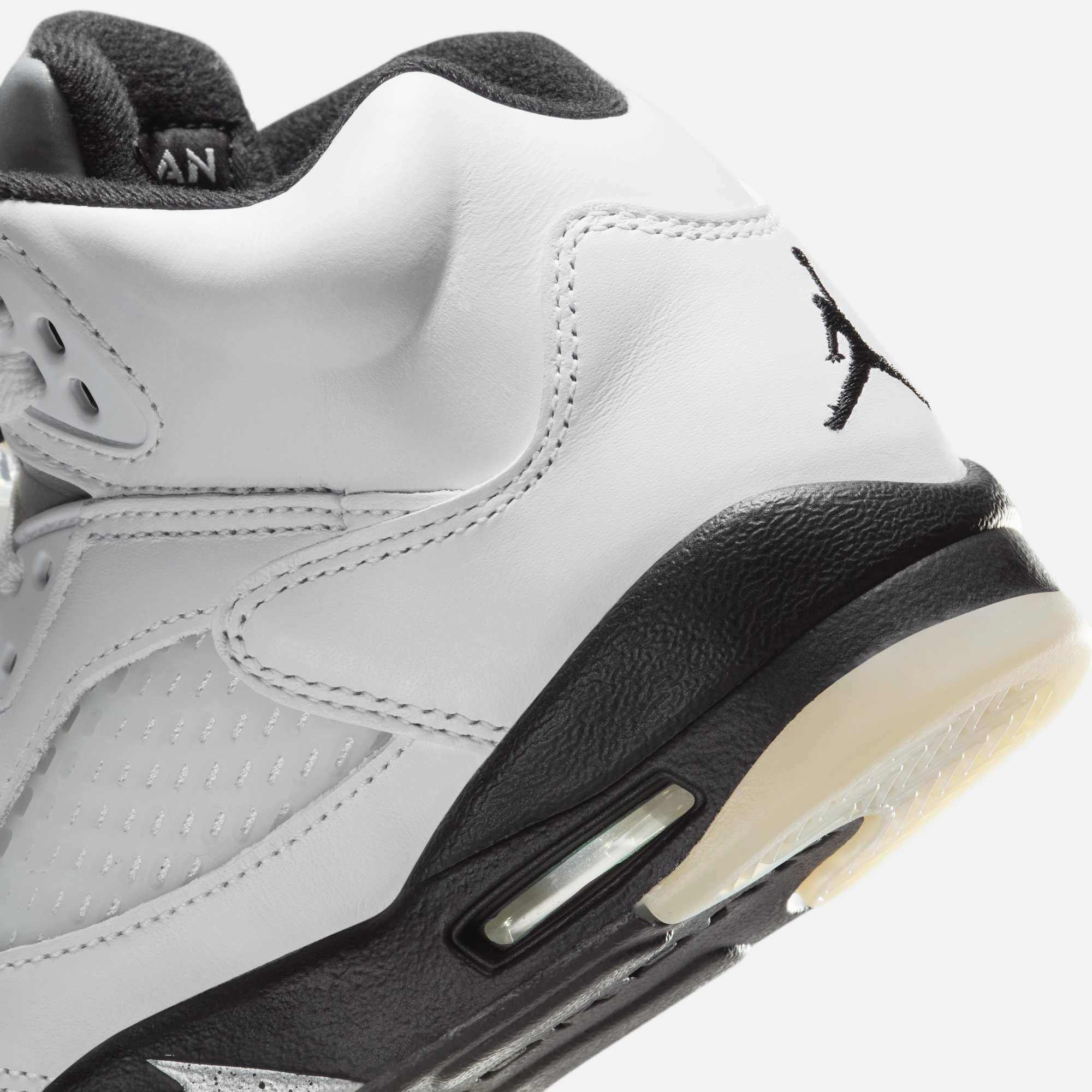 (GS) Air Jordan 5 Retro 'Reverse Metallic / Oreo 2.0' (2024) 440888-110 Air Jordan 5 Mesh Panel Basketball Shoes