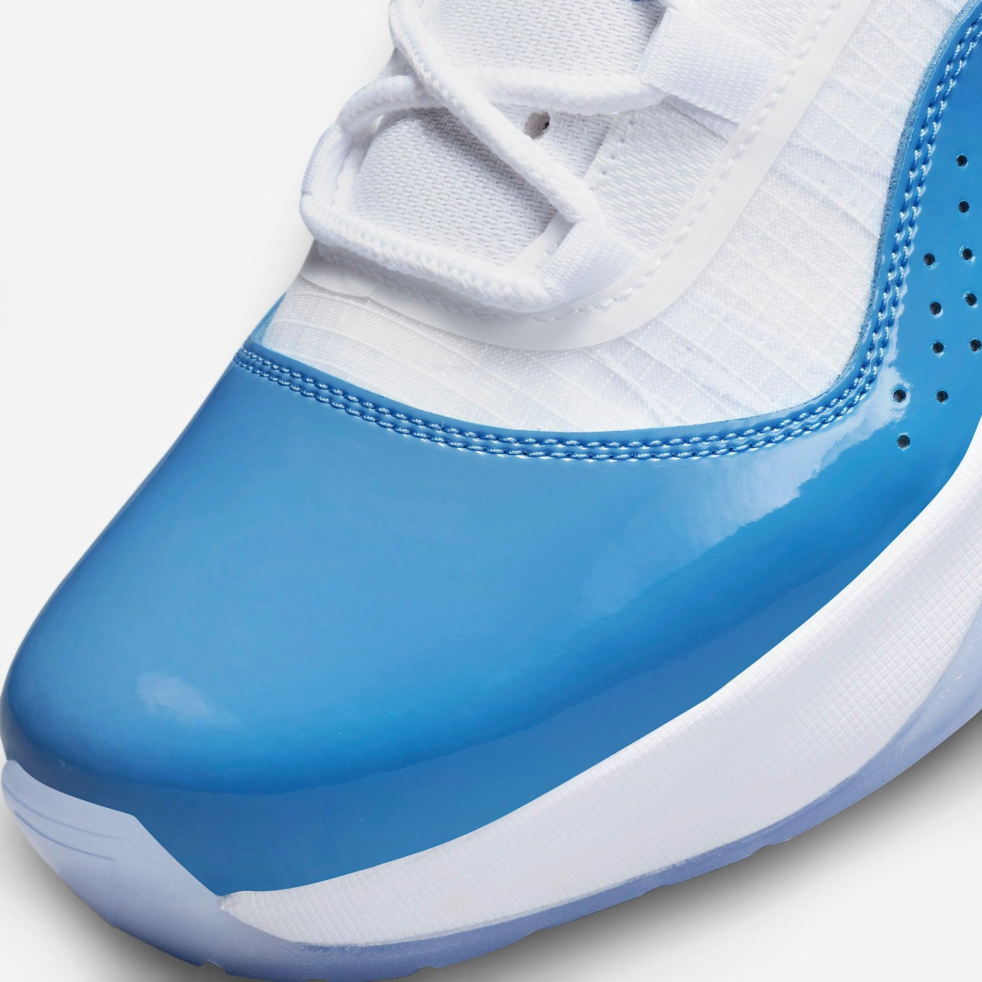(Men's) Air Jordan 11 CMFT Low 'University Blue' (2023) DN4180-114 Air Jordan 11 Patent Basketball Shoes