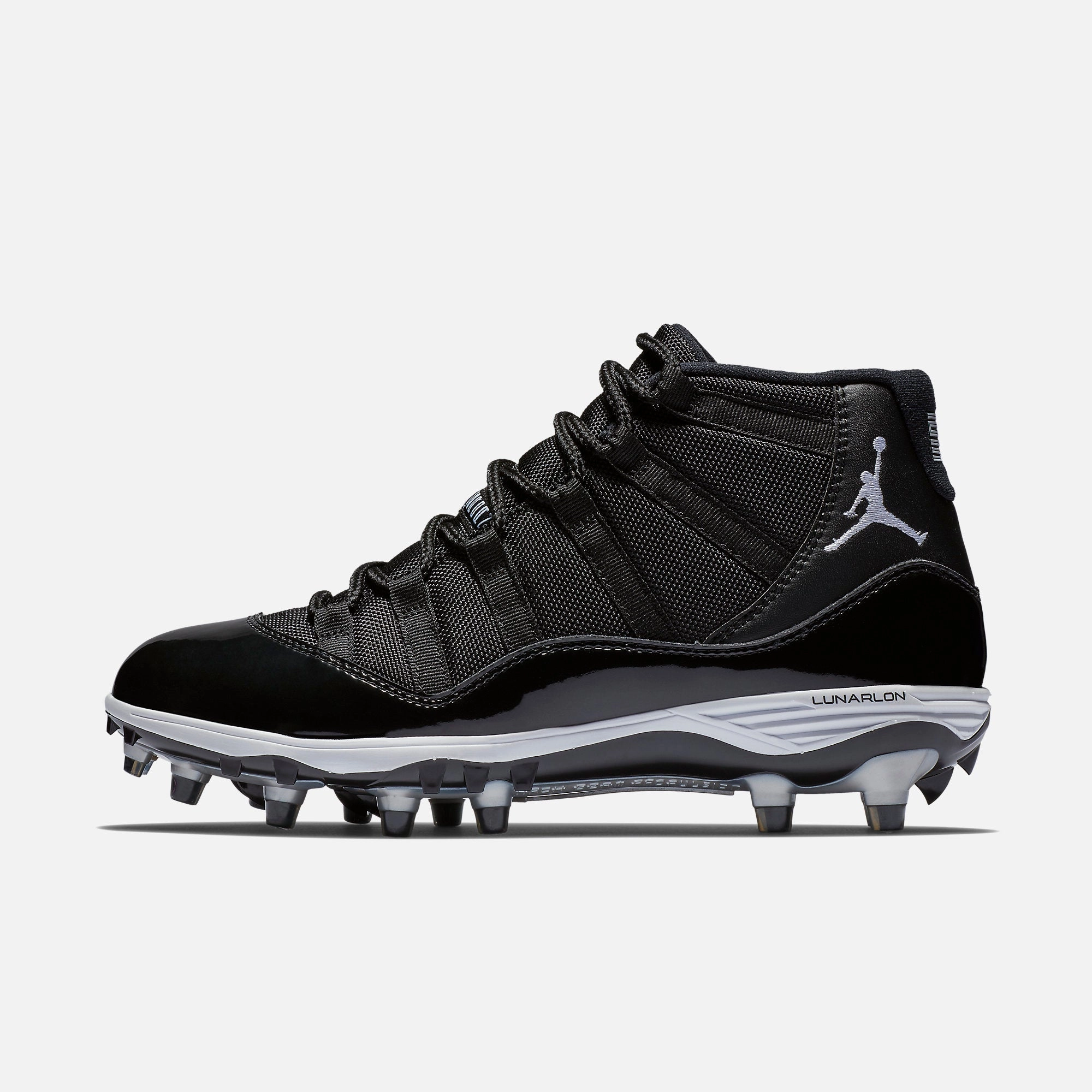 (Men's) Air Jordan 11 Retro Cleat TD 'Oreo' (2018) AO1561-011 Air Jordan 11 basketball shoes with patent look