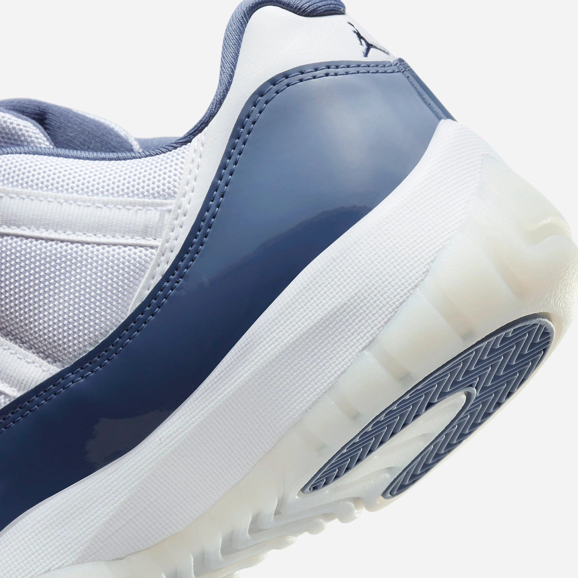 (Men's) Air Jordan 11 Retro Low 'Diffused Blue / Midnight Navy' (2024) FV5104-104 Air Jordan 11 Patent Basketball Shoes