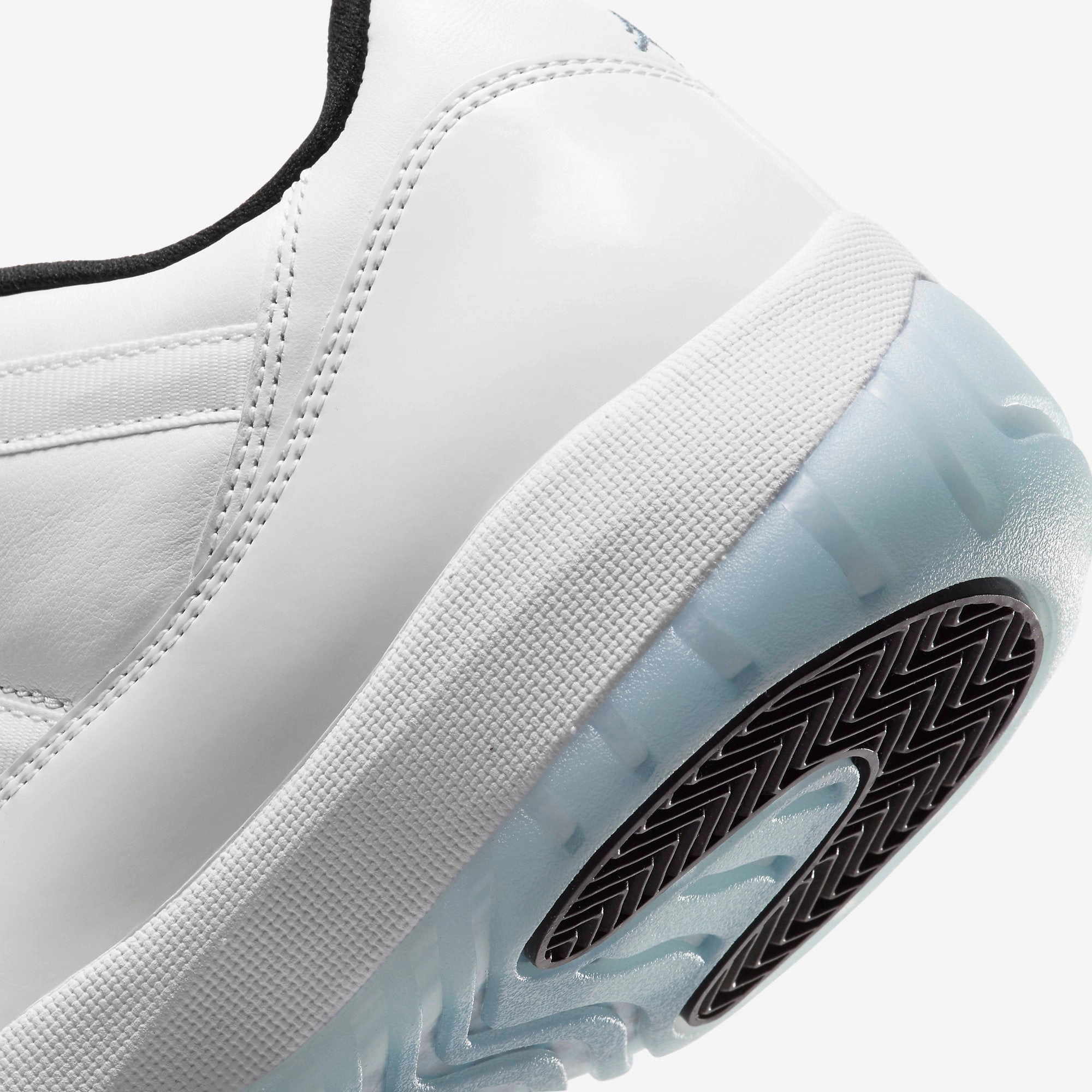(Men's) Air Jordan 11 Retro Low 'Legend Blue' (2021) AV2187-117 Air Jordan 11 Patent Basketball Shoes