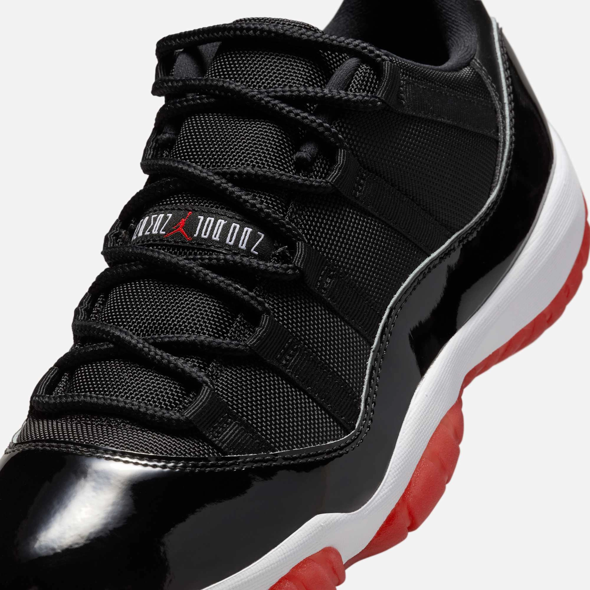 (Men's) Air Jordan 11 Retro Low 'Playoffs / Bred' (2025) FV5104-006 Air Jordan 11 Patent Basketball Shoes
