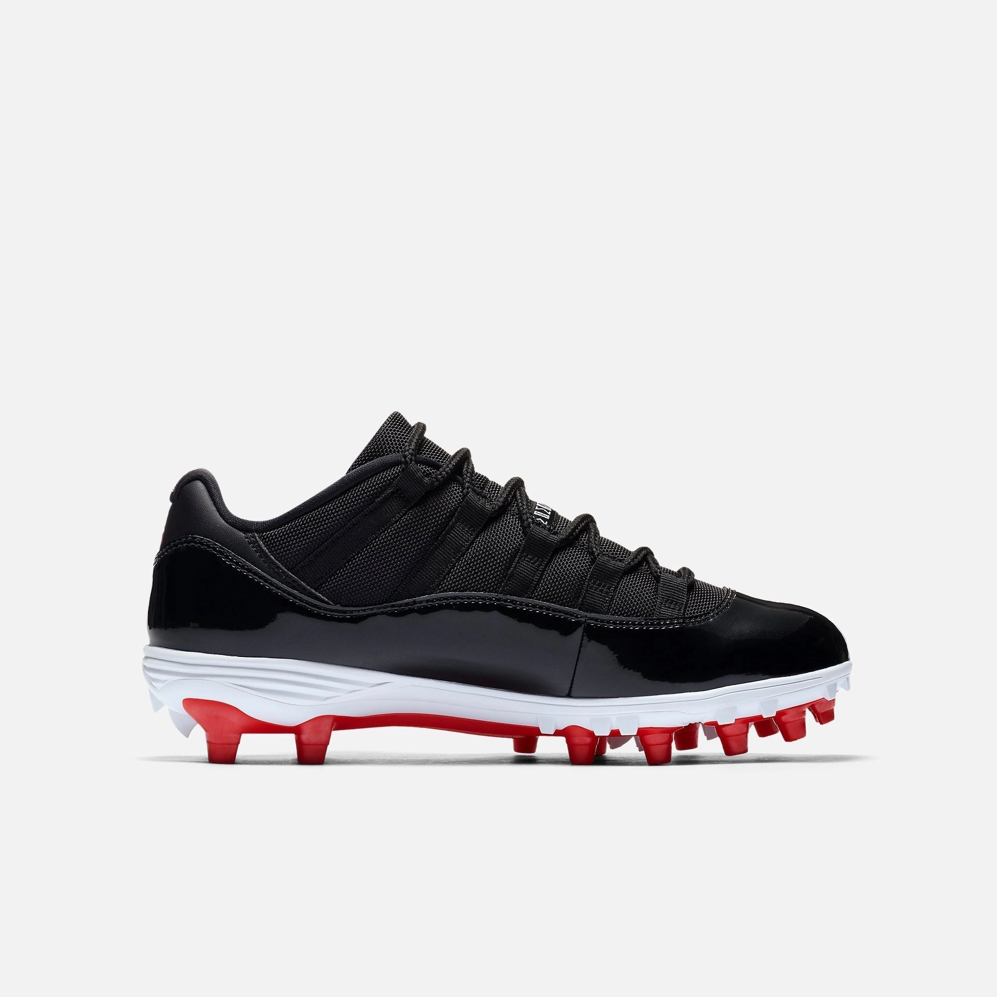 (Men's) Air Jordan 11 Retro Low Cleat TD 'Bred' (2018) AO1560-010 Air Jordan 11 Patent Basketball Shoes