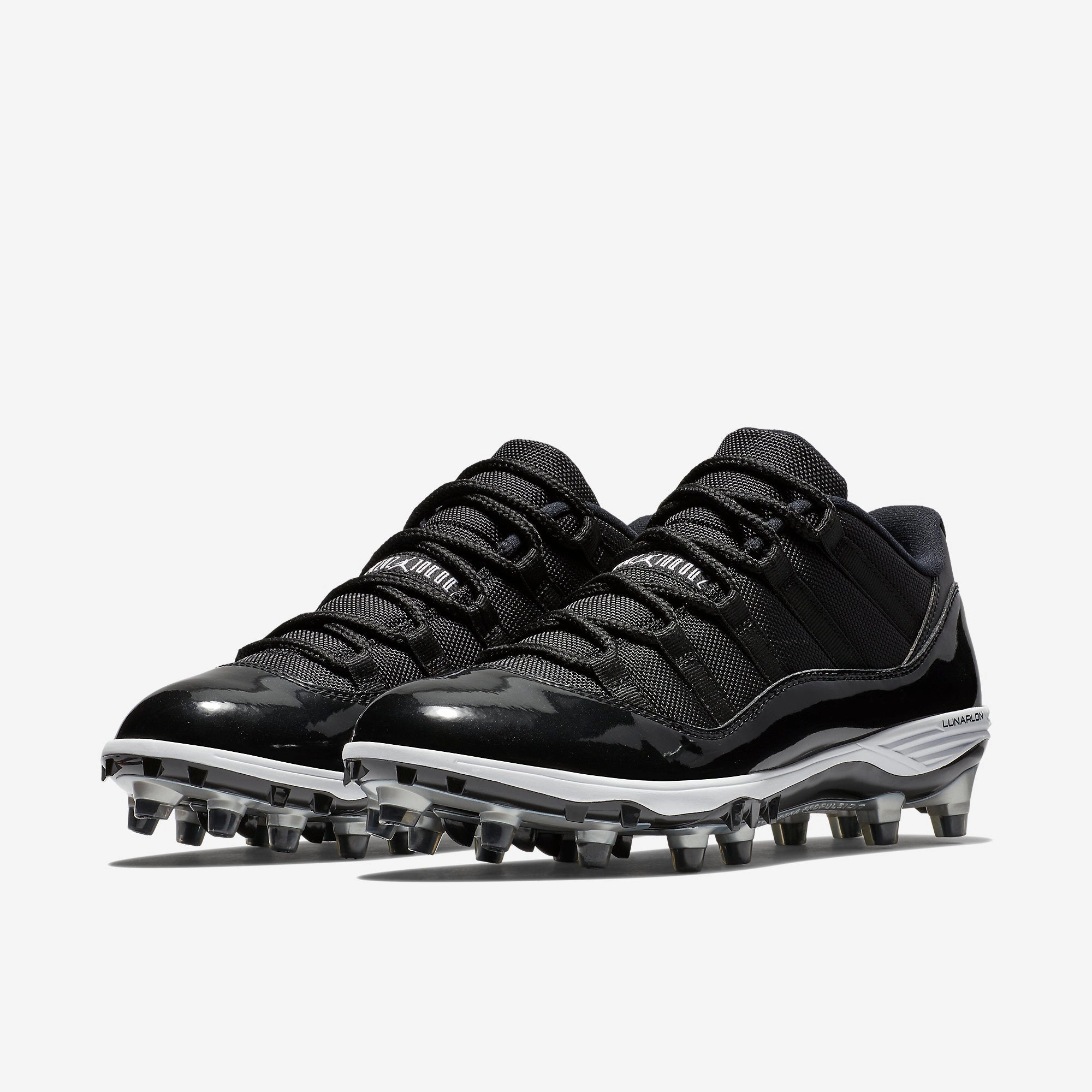 (Men's) Air Jordan 11 Retro Low Cleat TD 'Oreo' (2018) AO1560-011 Air Jordan 11 Patent Basketball Shoes